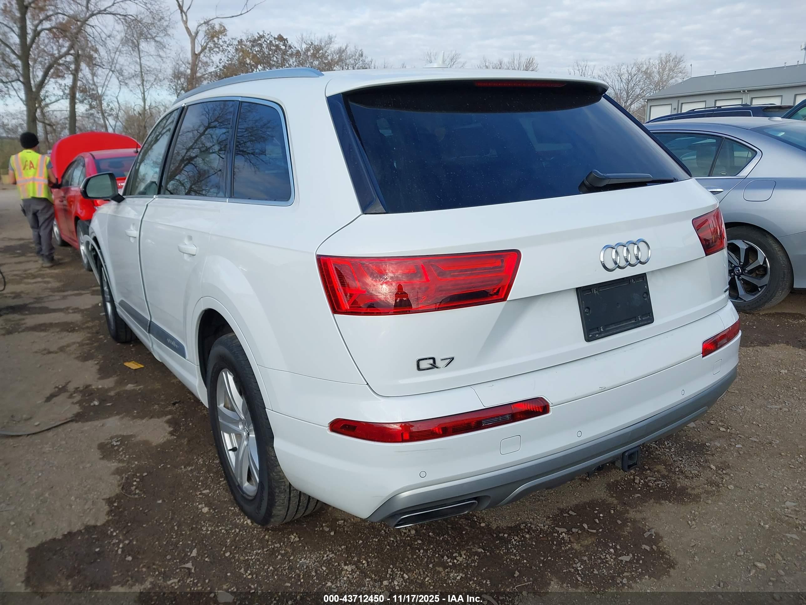 AUDI Q7 image 3