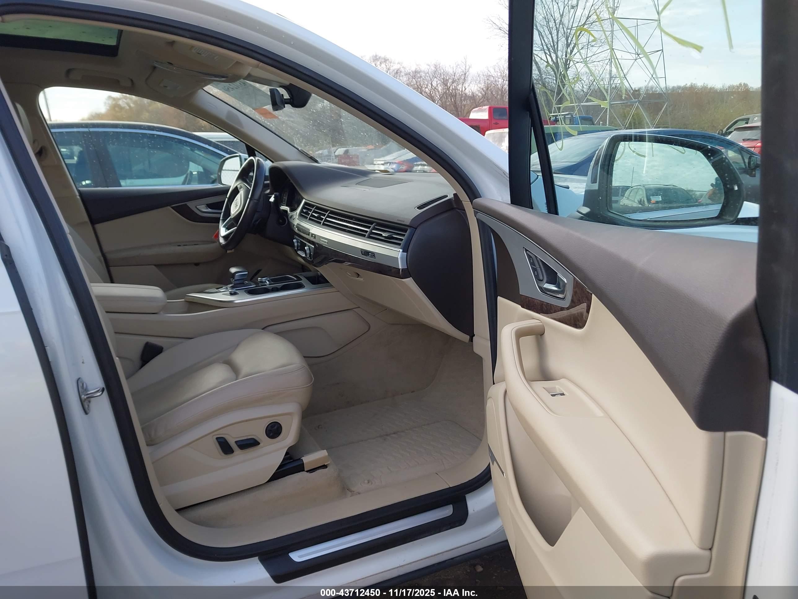 AUDI Q7 image 5