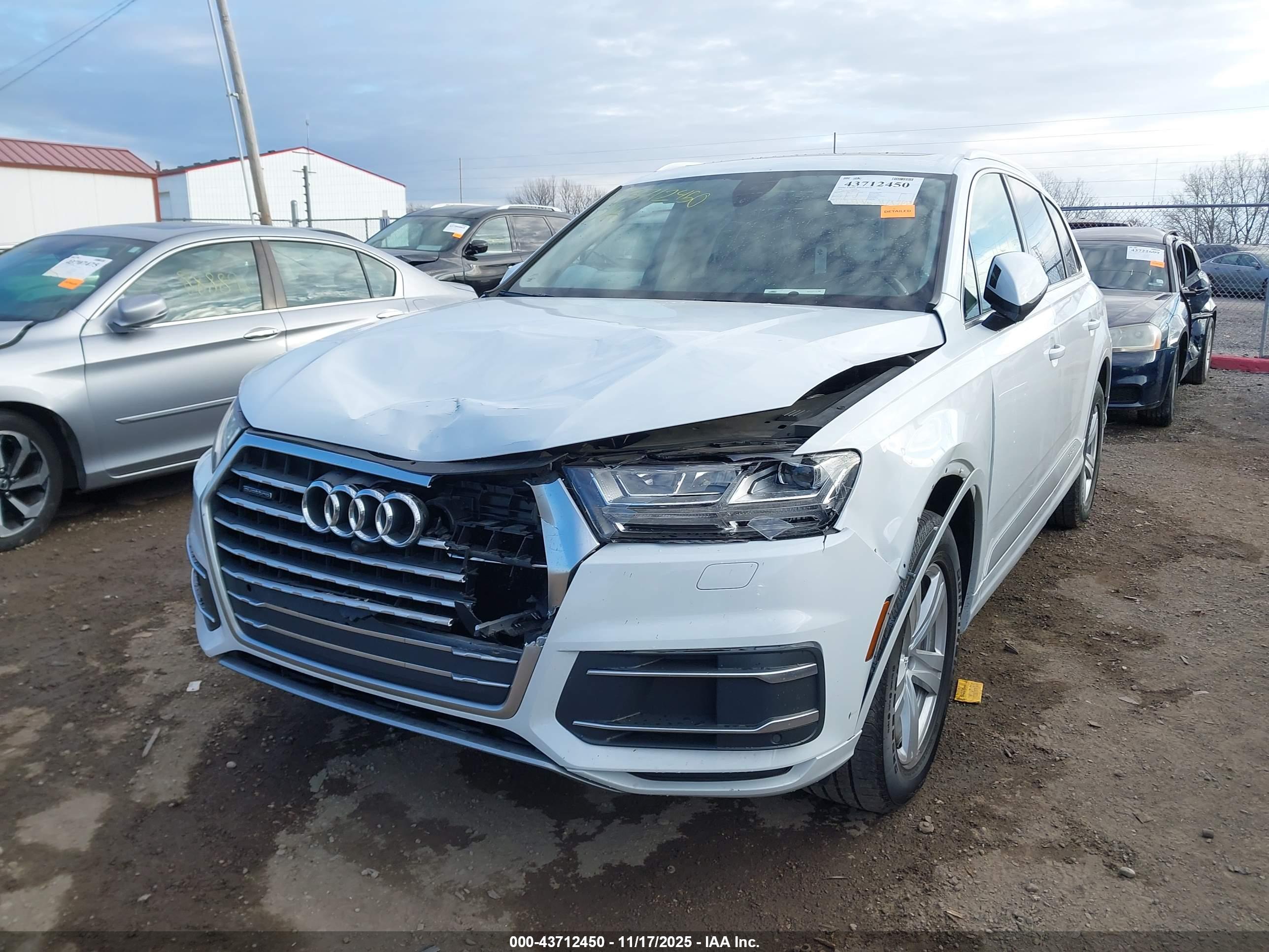AUDI Q7 image 6