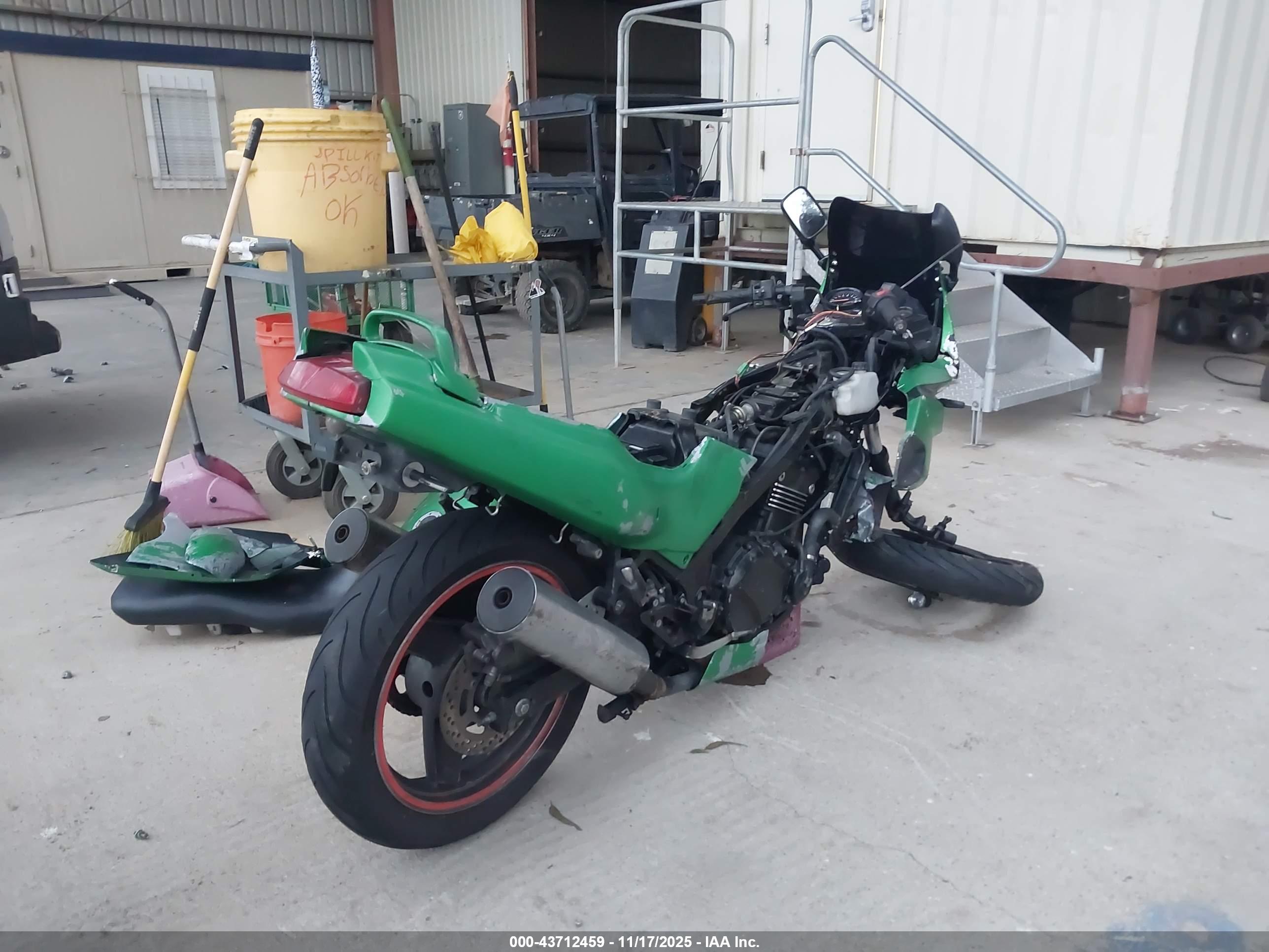KAWASAKI EX500 image 4