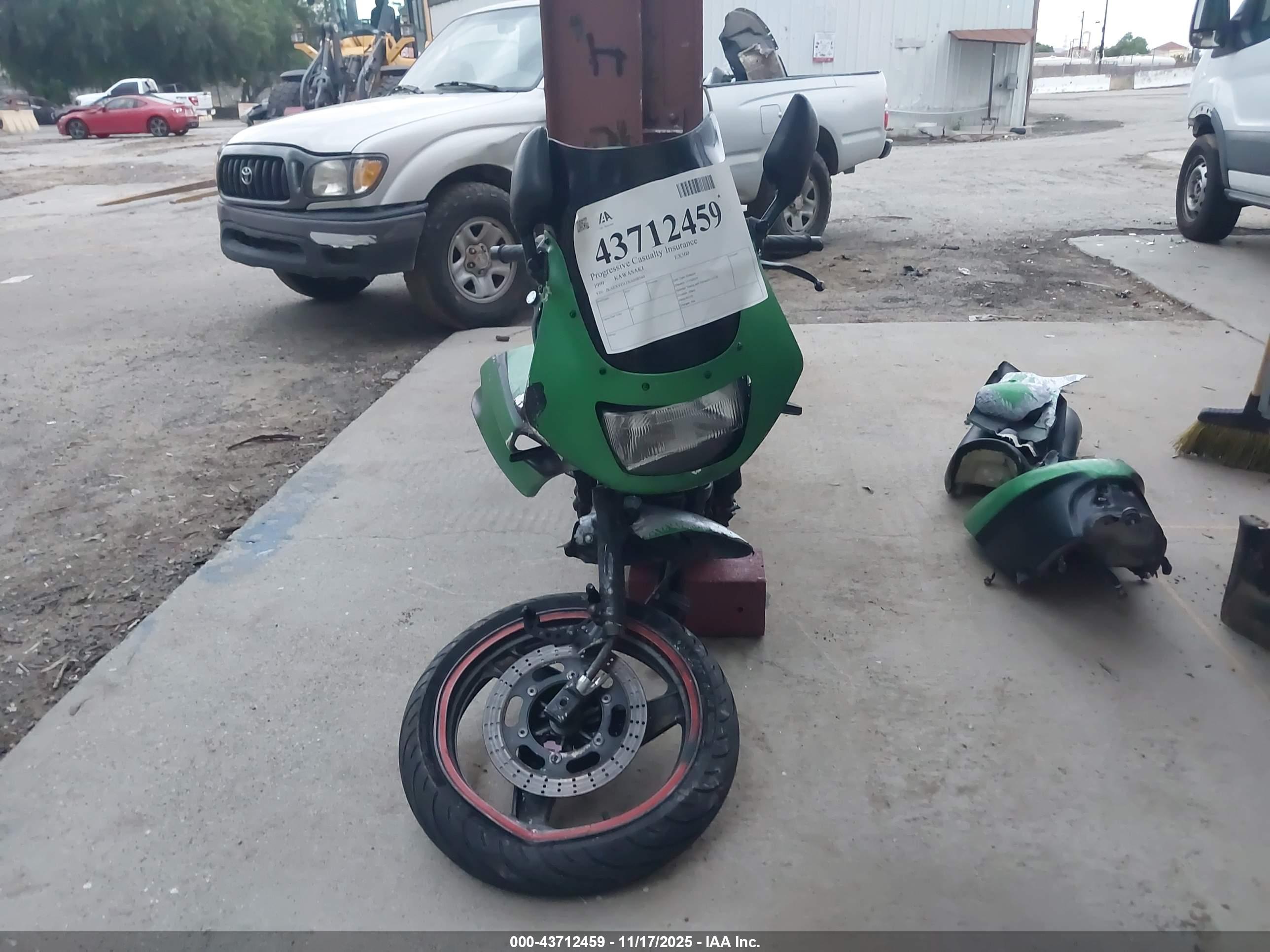 KAWASAKI EX500 image 5