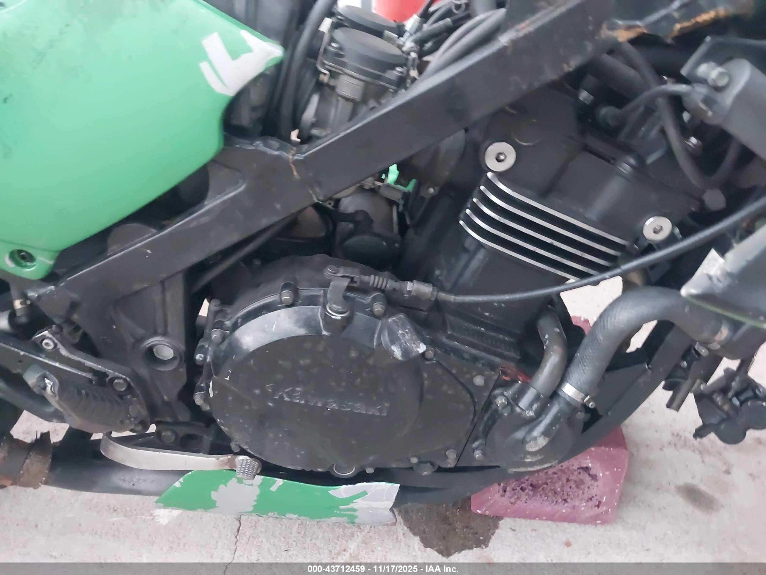 KAWASAKI EX500 image 8