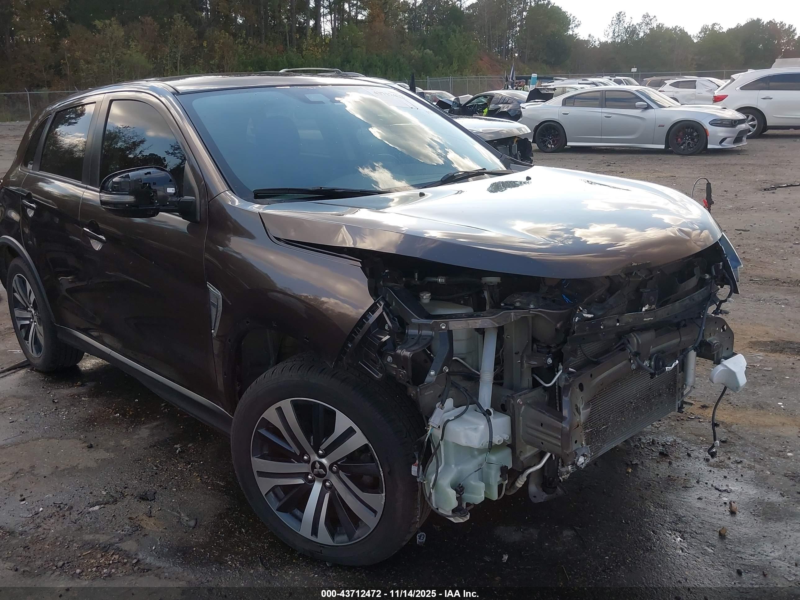 MITSUBISHI OUTLANDER image 6