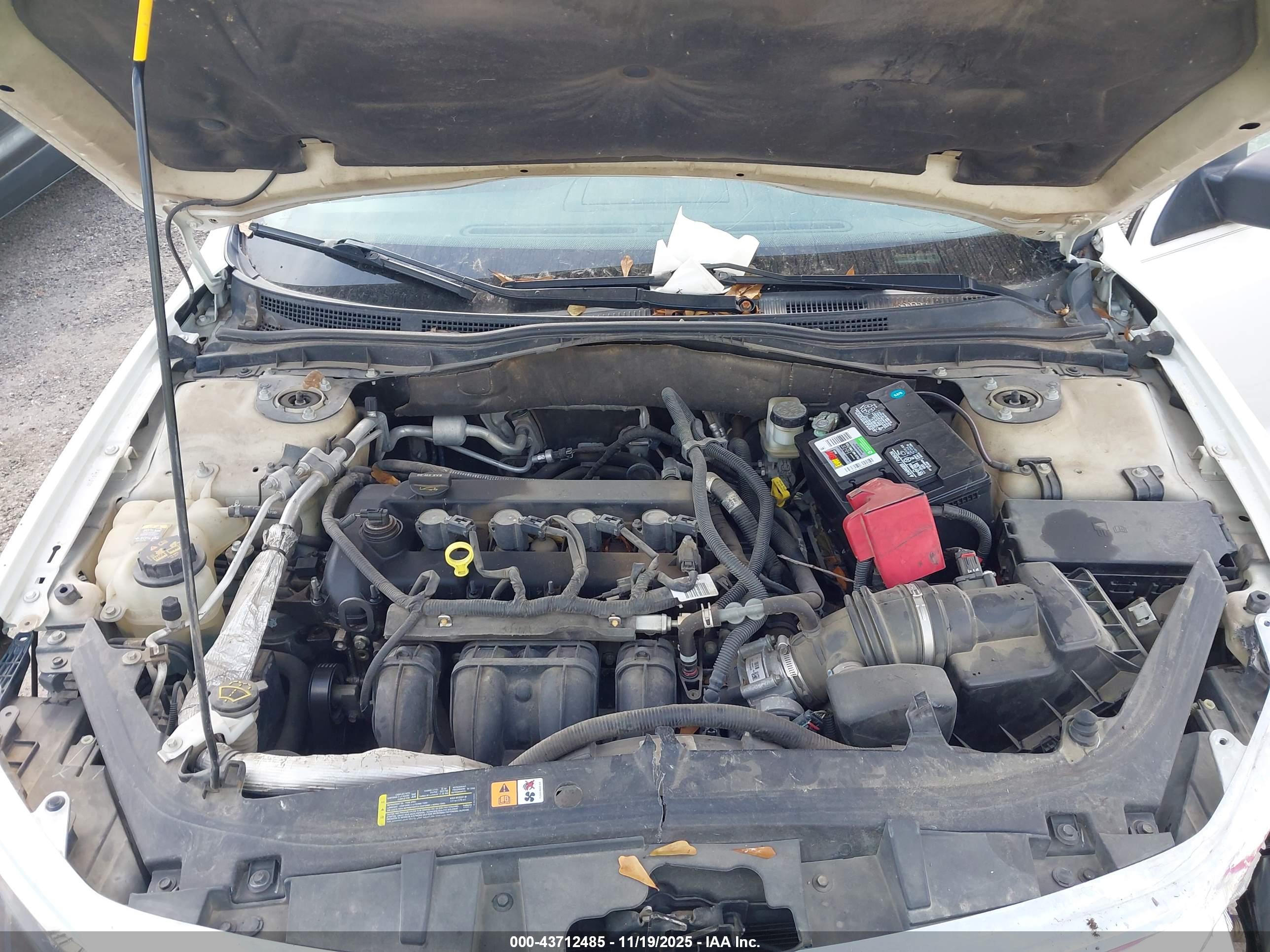 FORD FUSION image 10