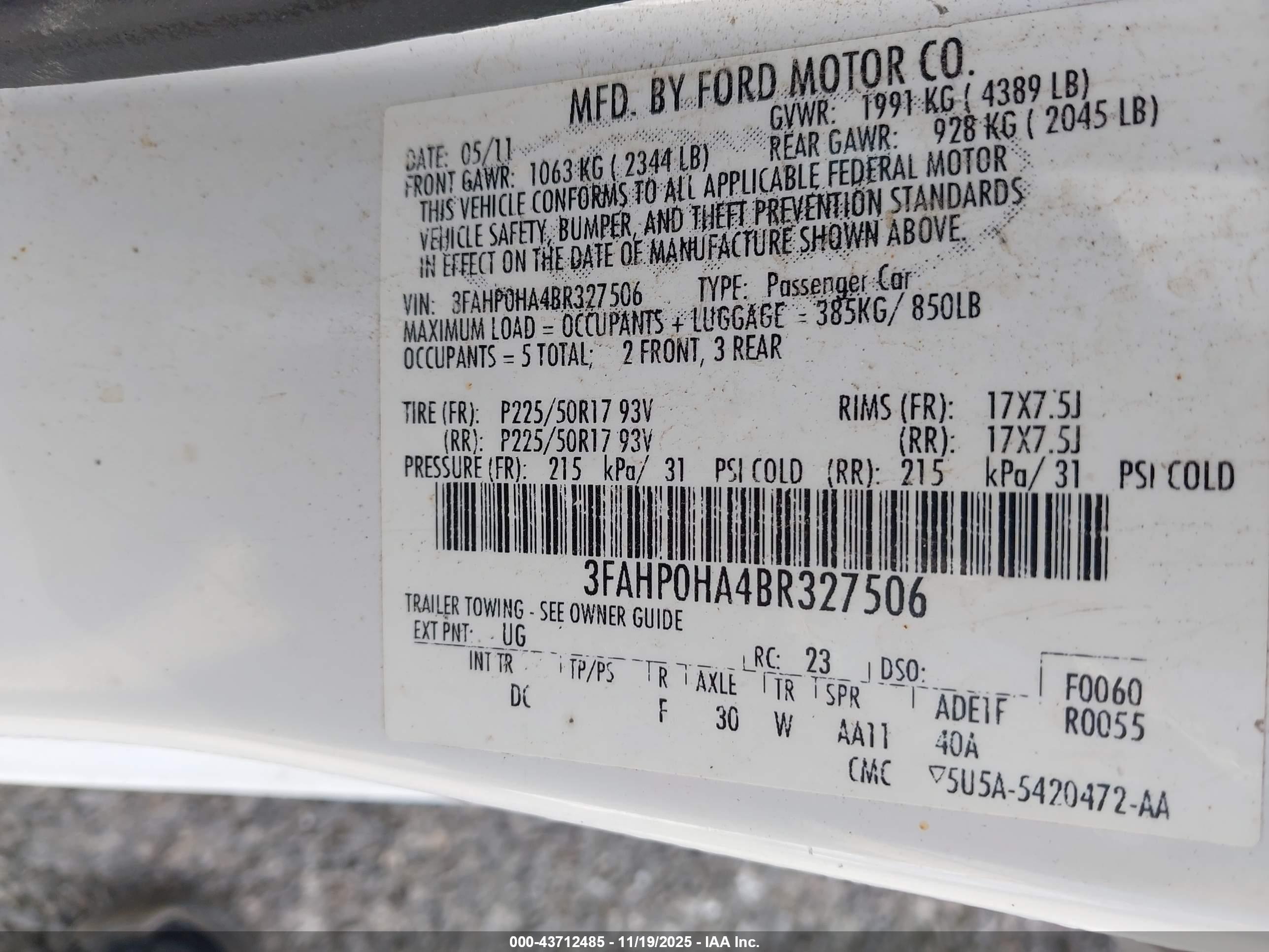 FORD FUSION image 9