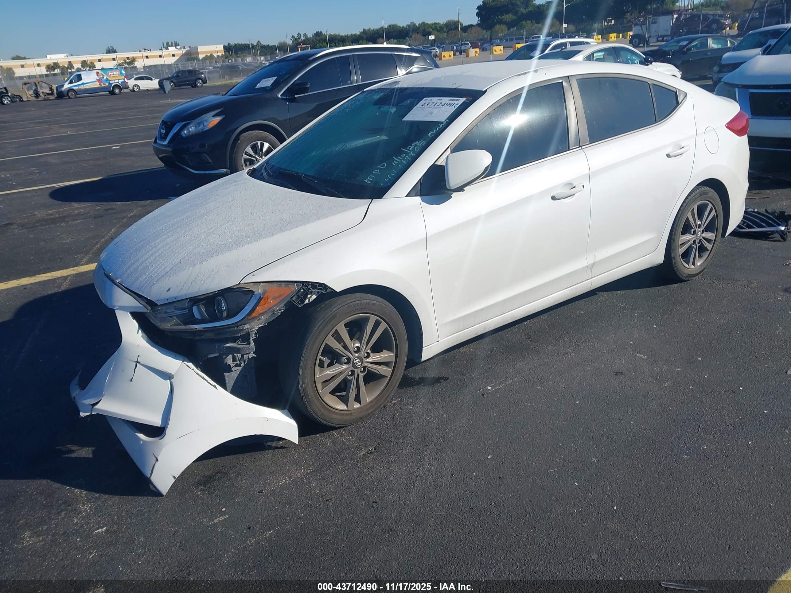 HYUNDAI ELANTRA image 2