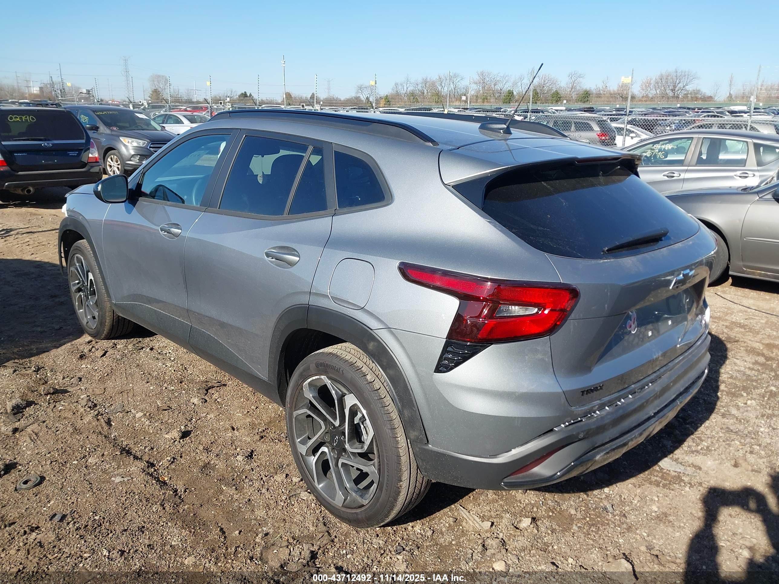 CHEVROLET TRAX image 3