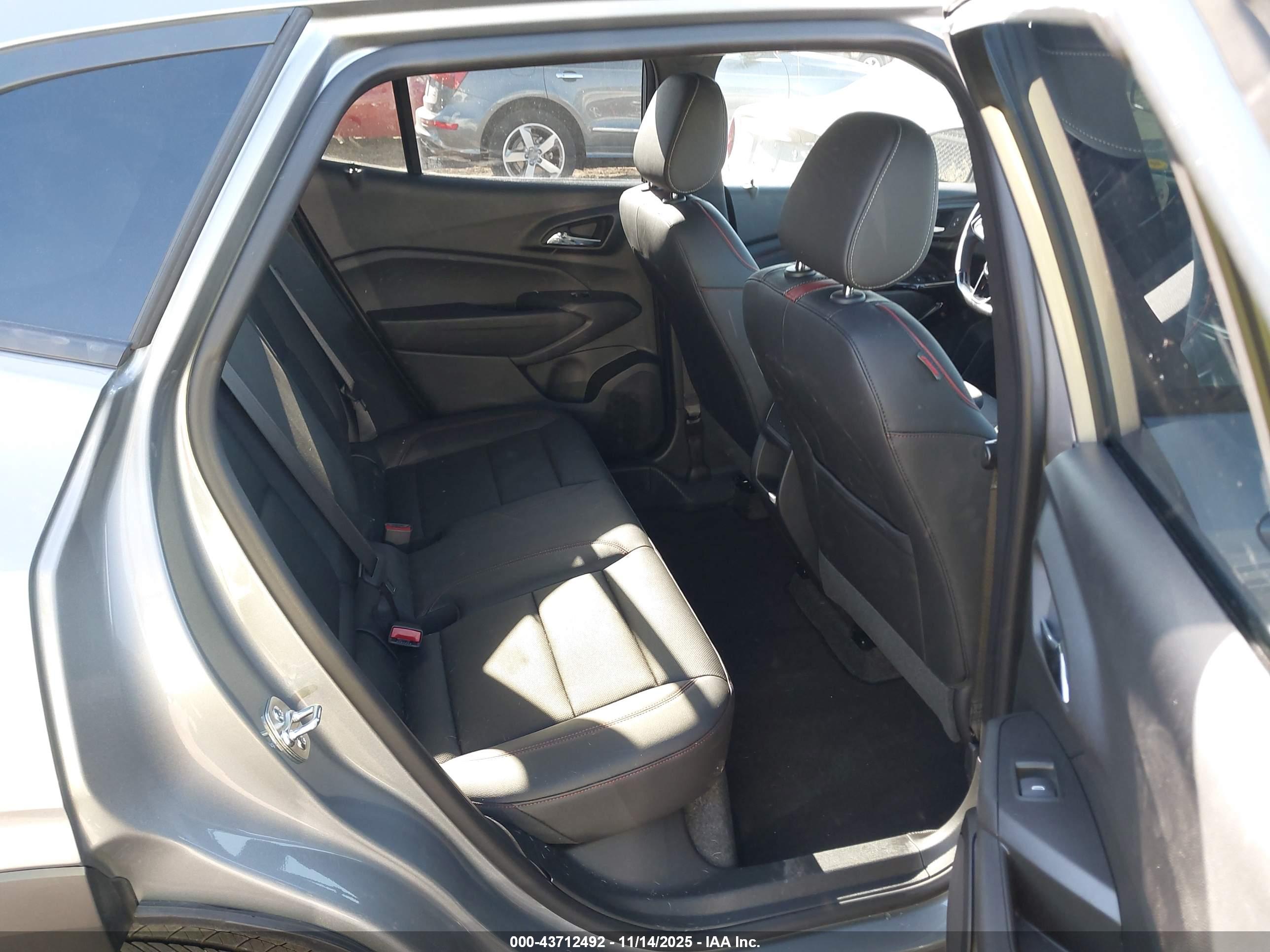 CHEVROLET TRAX image 8