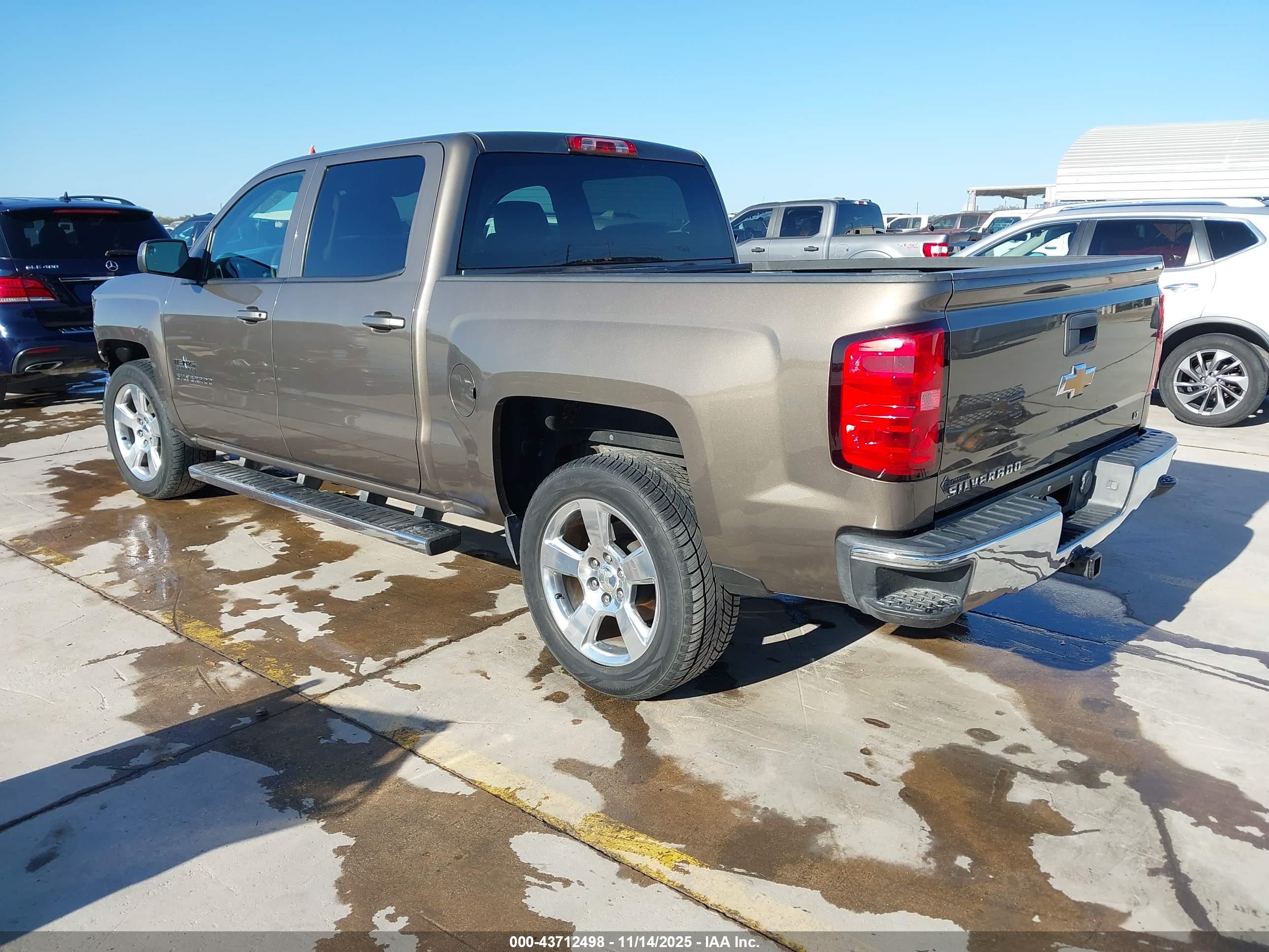 CHEVROLET SILVERADO image 3
