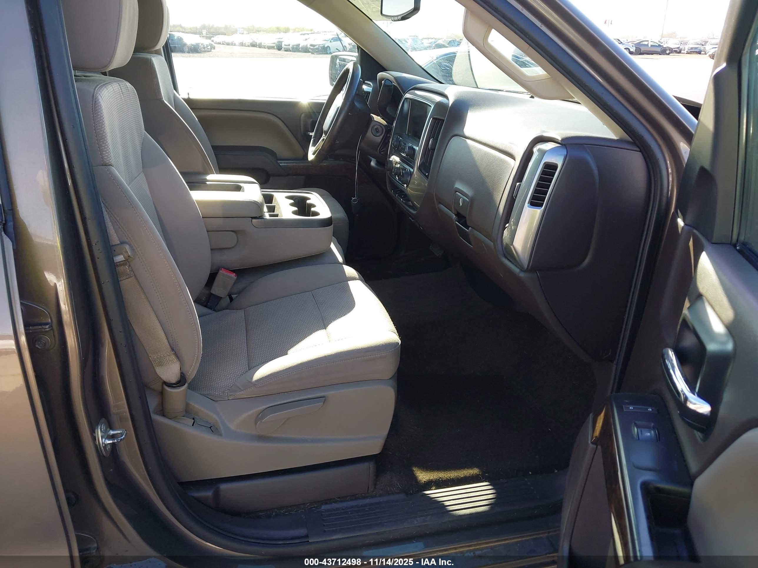 CHEVROLET SILVERADO image 5