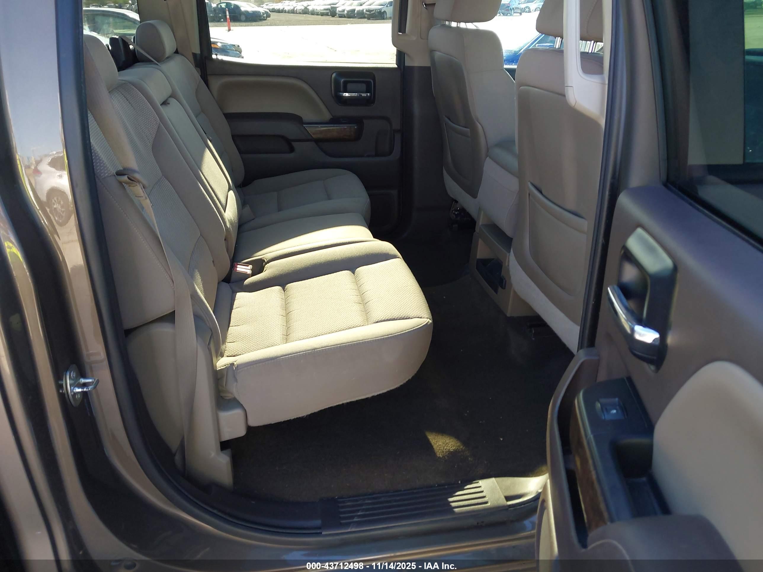 CHEVROLET SILVERADO image 8