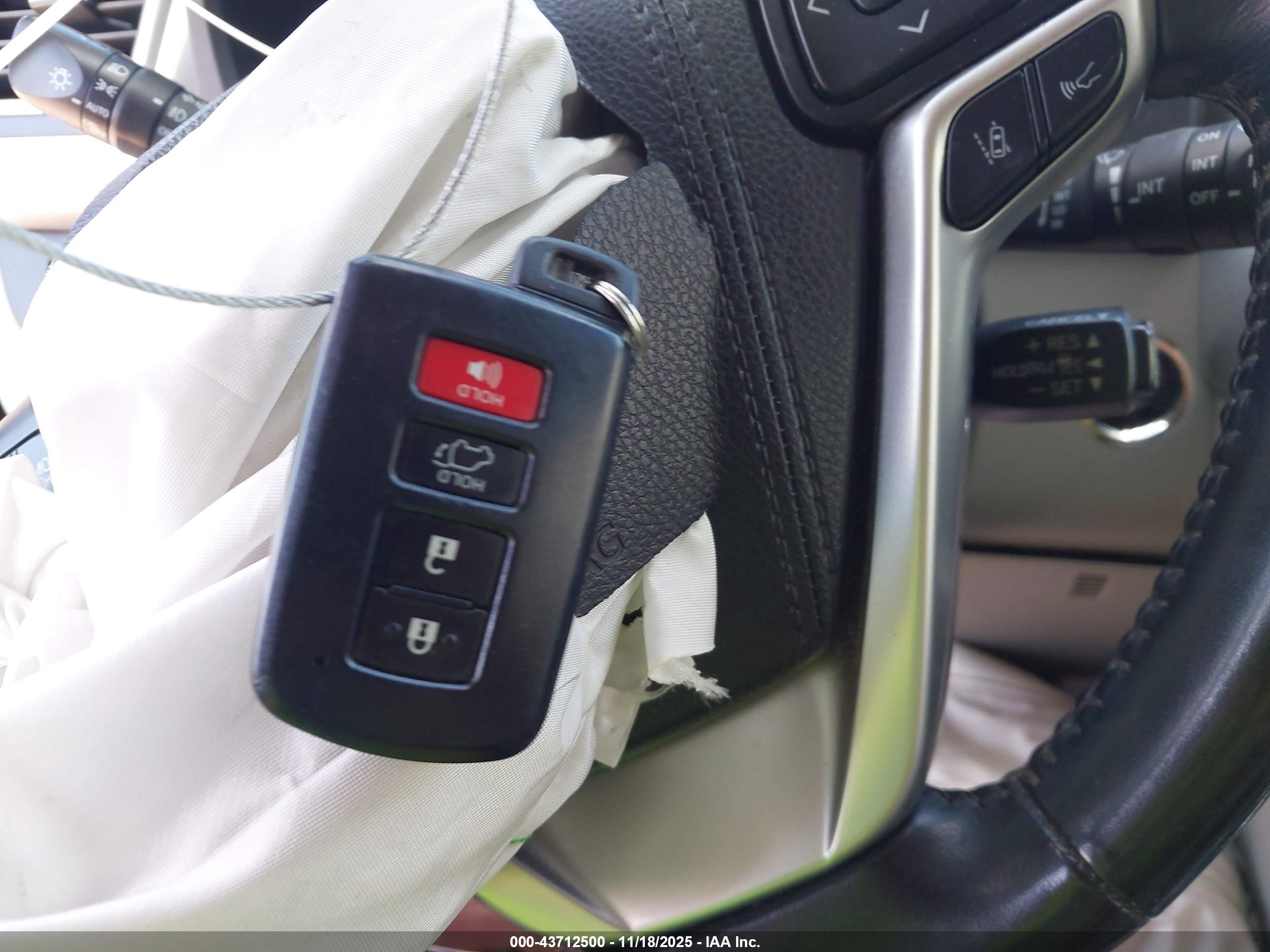 TOYOTA HIGHLANDER image 11