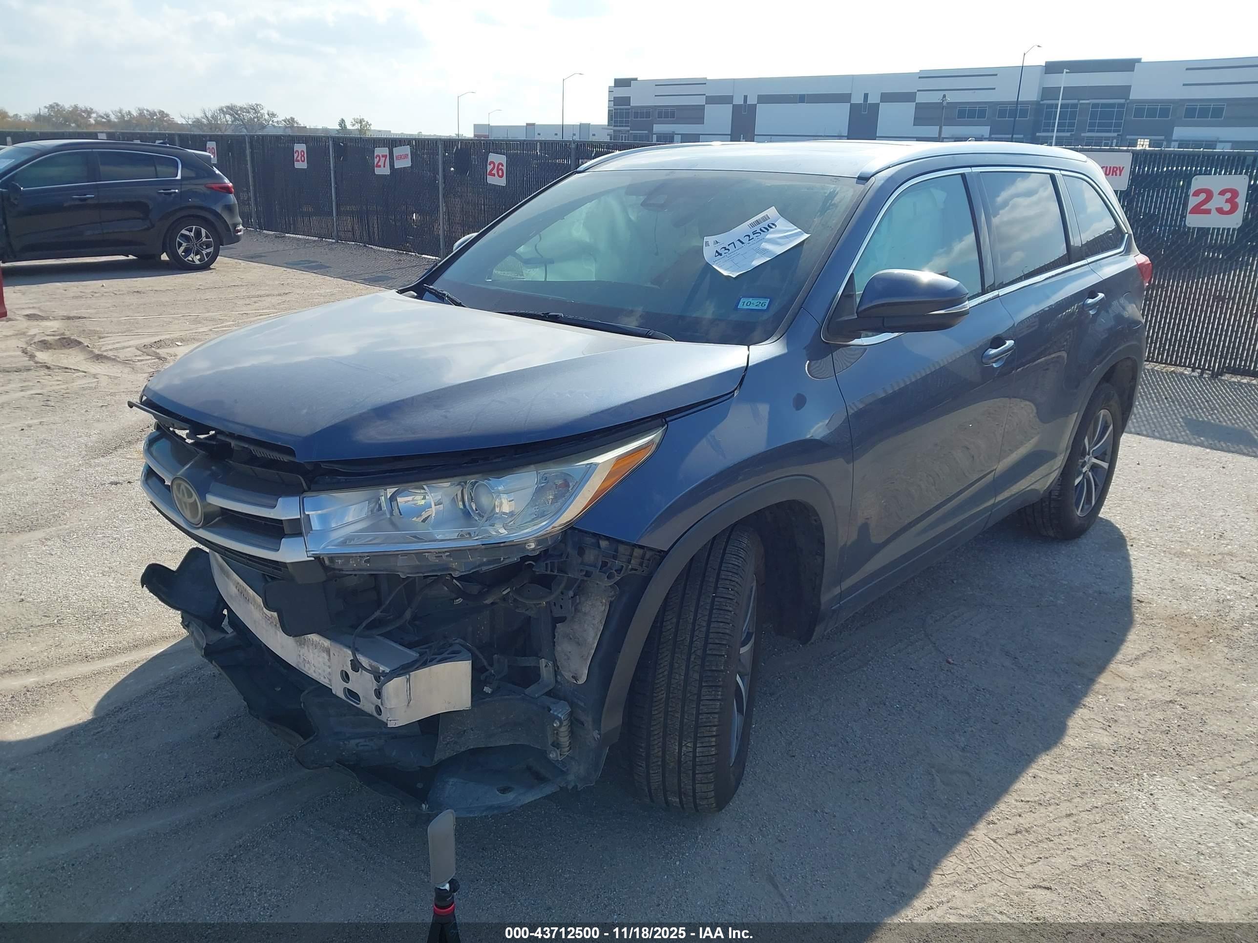 TOYOTA HIGHLANDER image 2