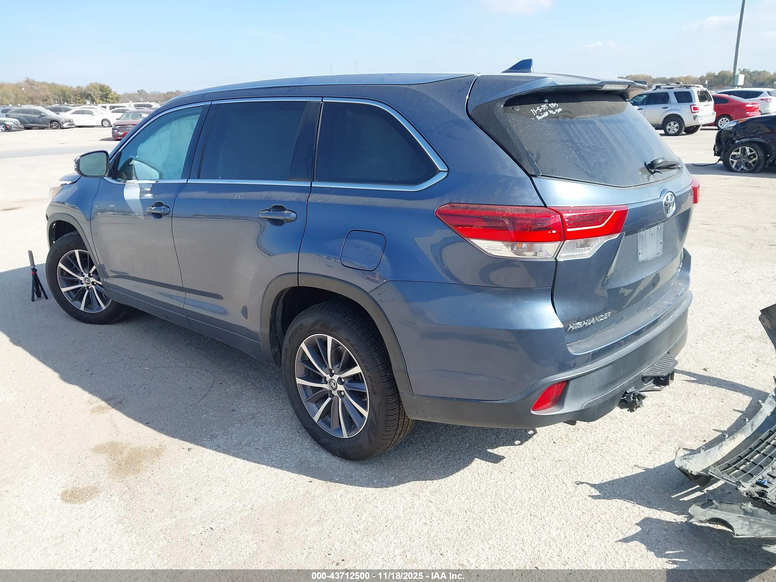 TOYOTA HIGHLANDER image 3