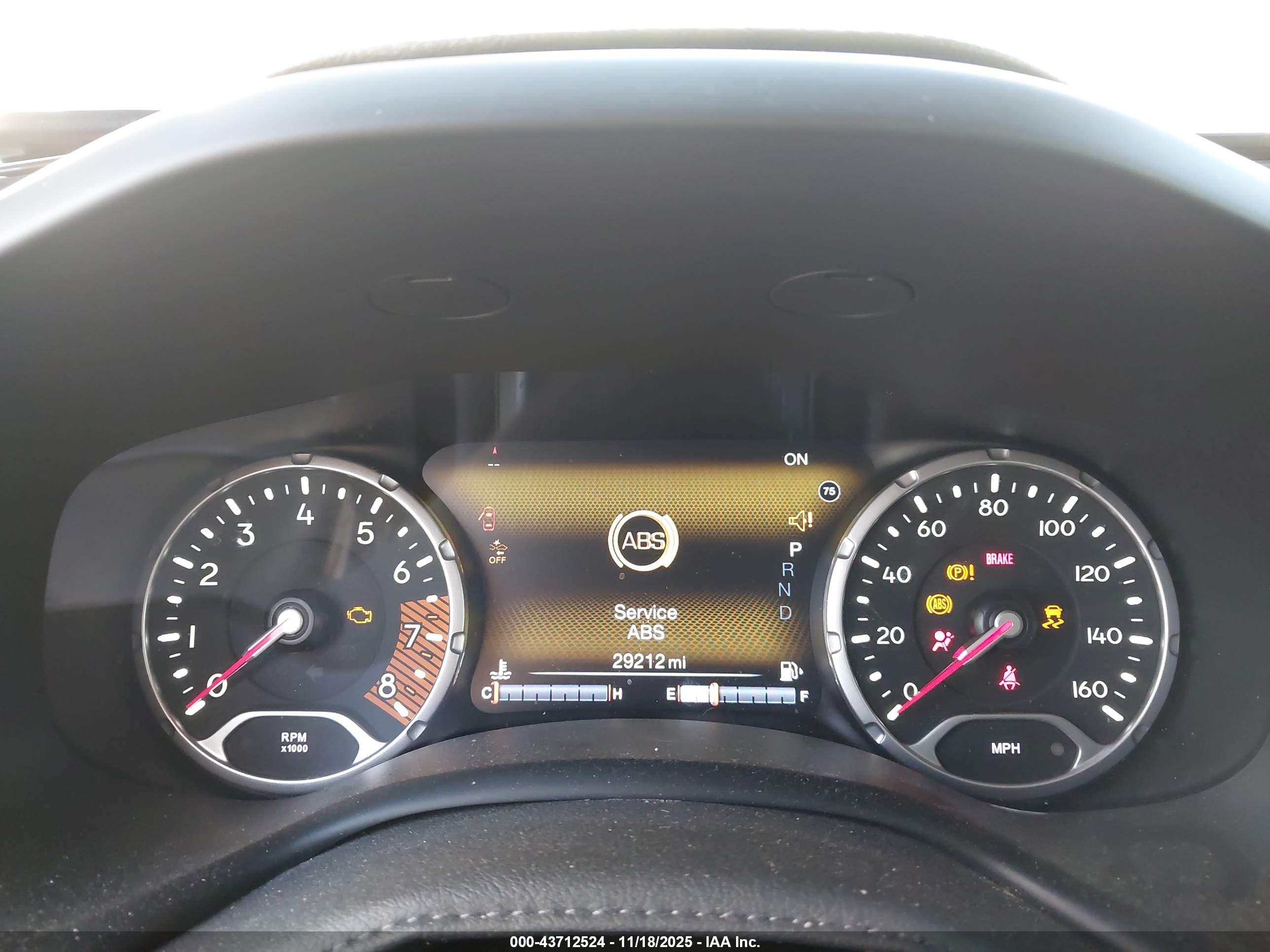 JEEP RENEGADE image 7
