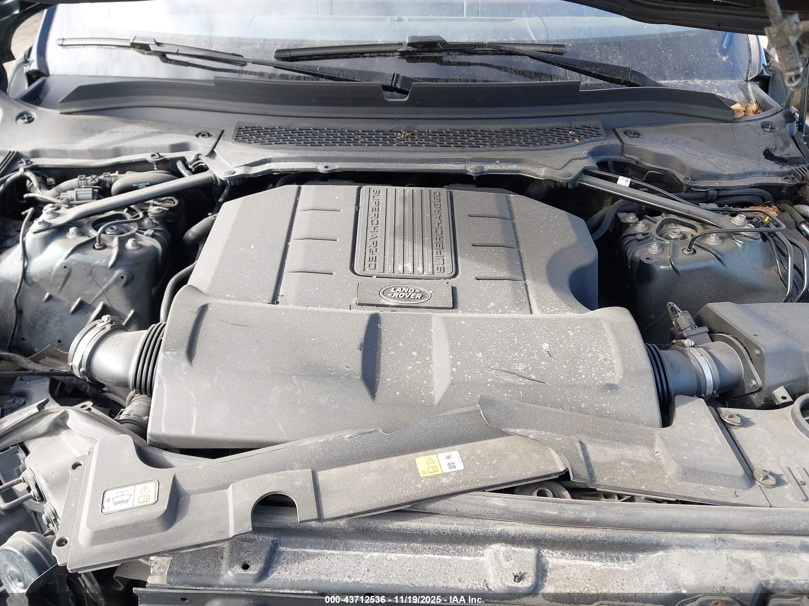 LAND ROVER image 10