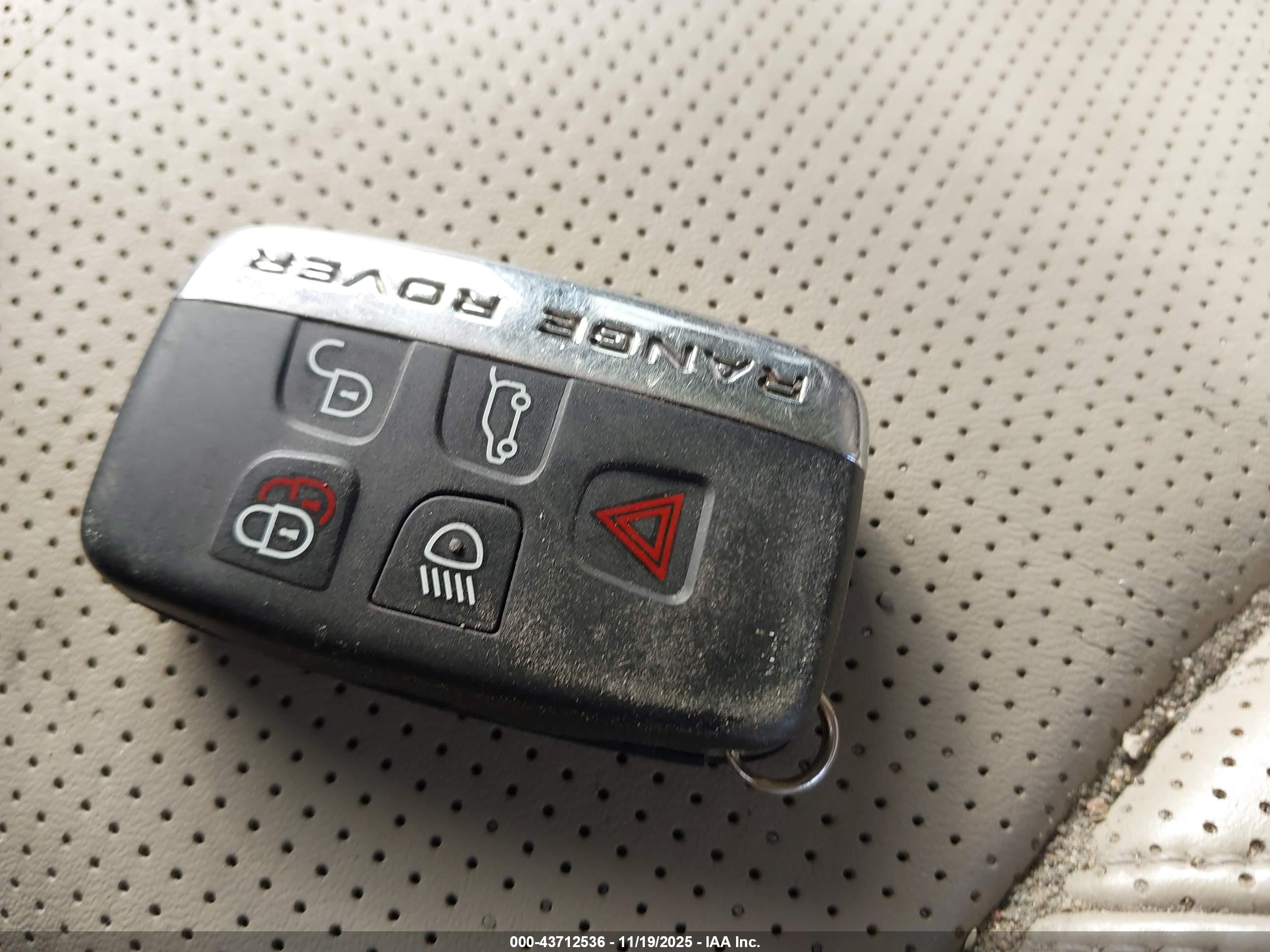LAND ROVER image 11
