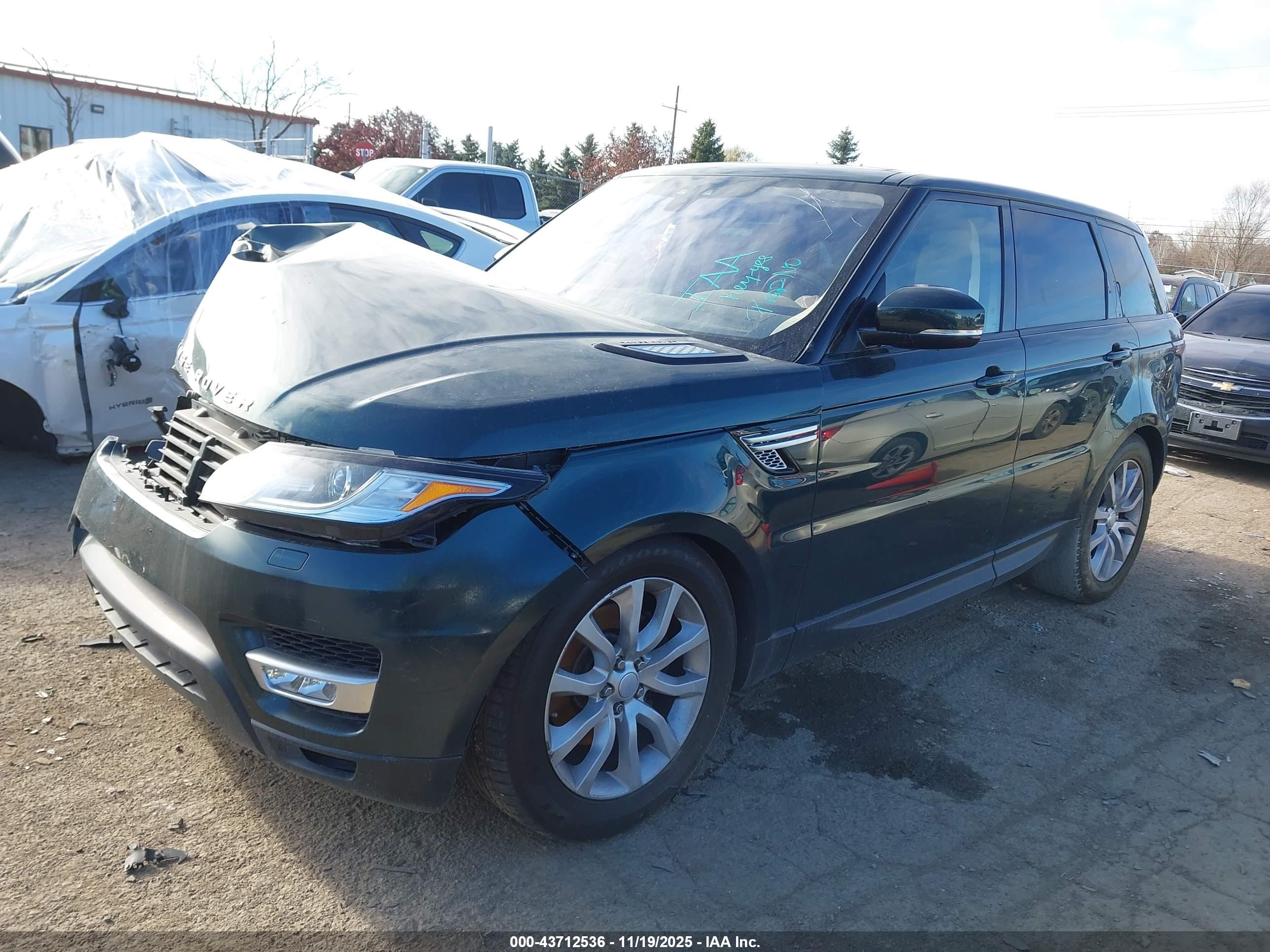 LAND ROVER image 2