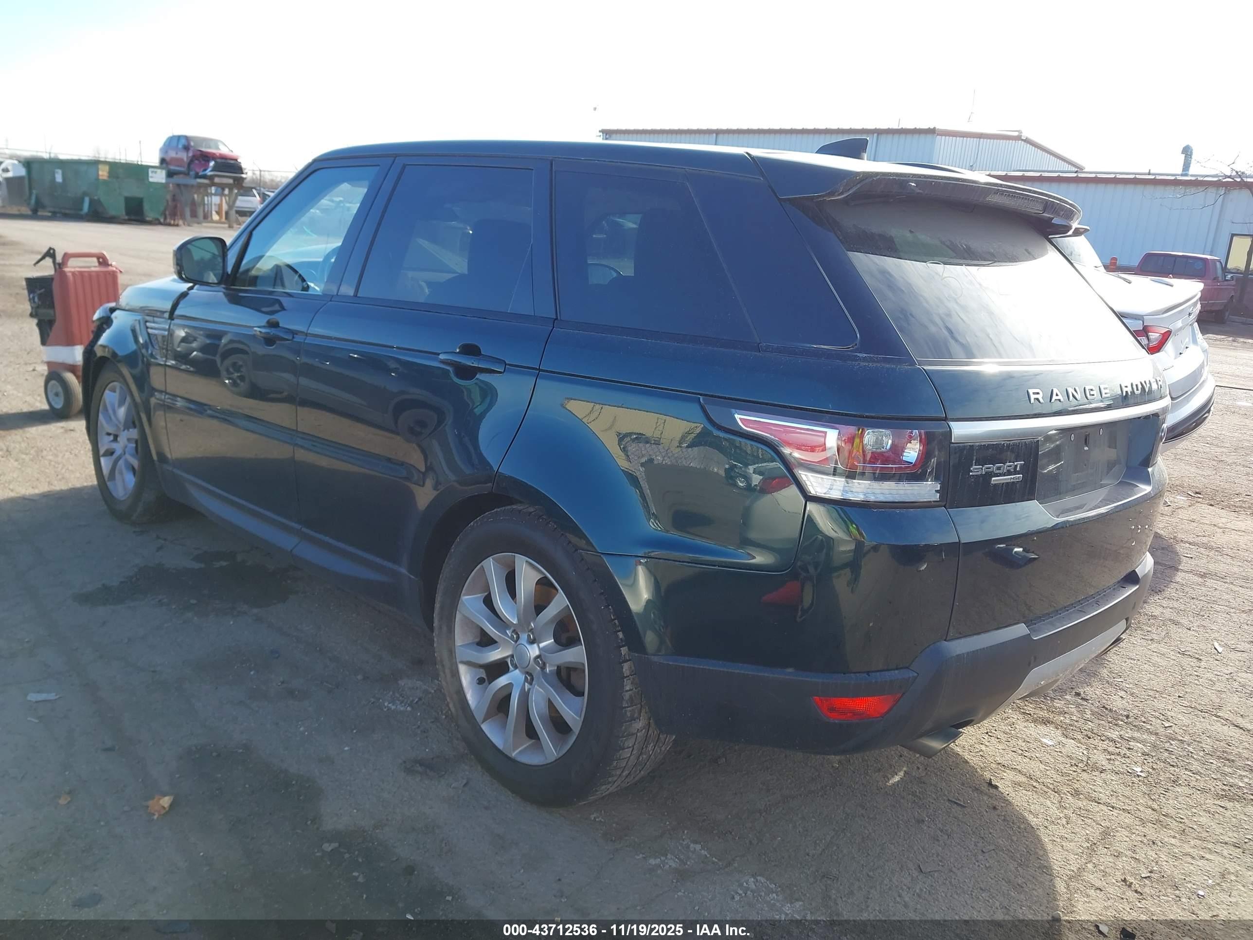 LAND ROVER image 3