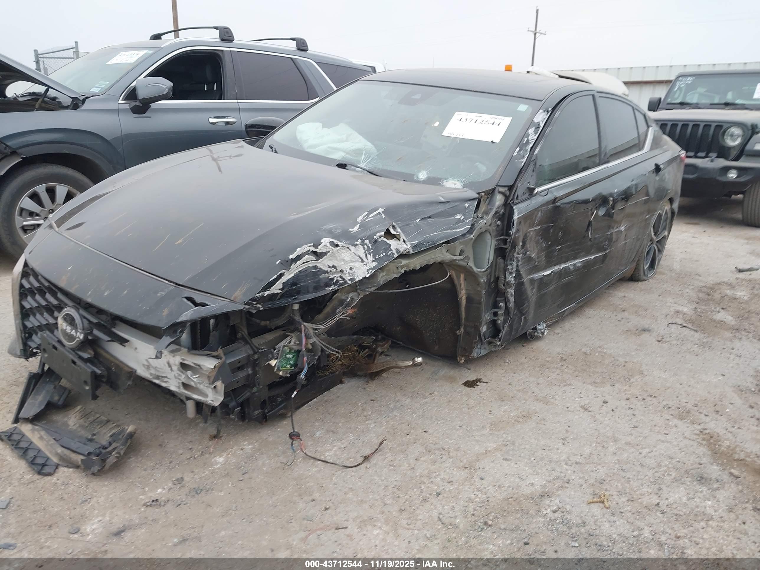 NISSAN ALTIMA image 2