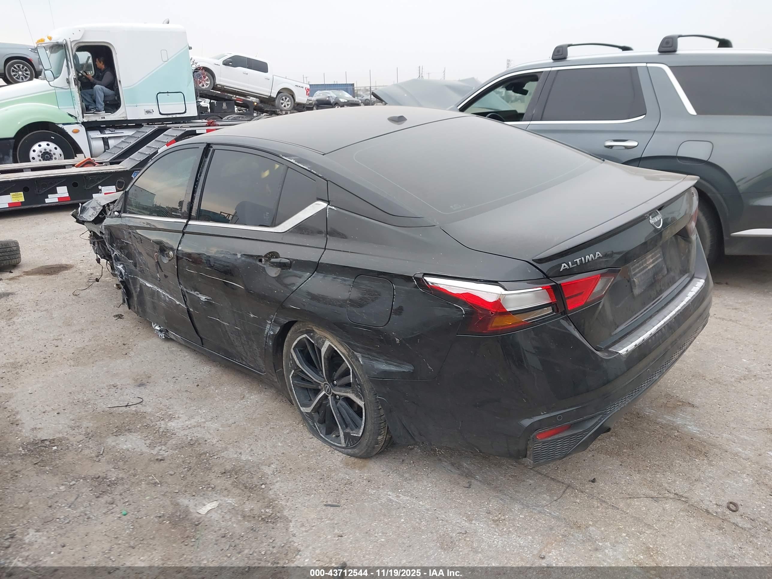 NISSAN ALTIMA image 3