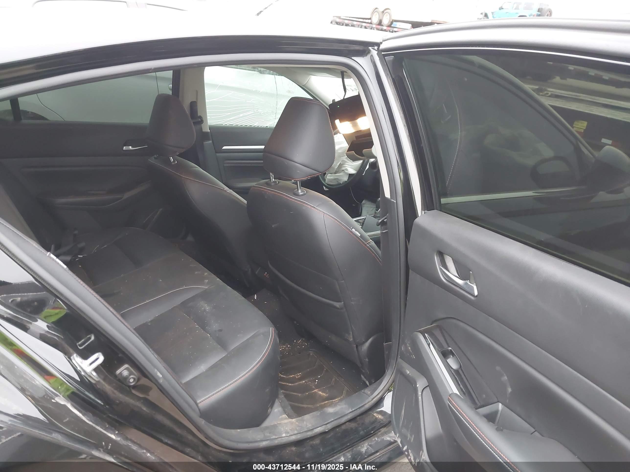 NISSAN ALTIMA image 8