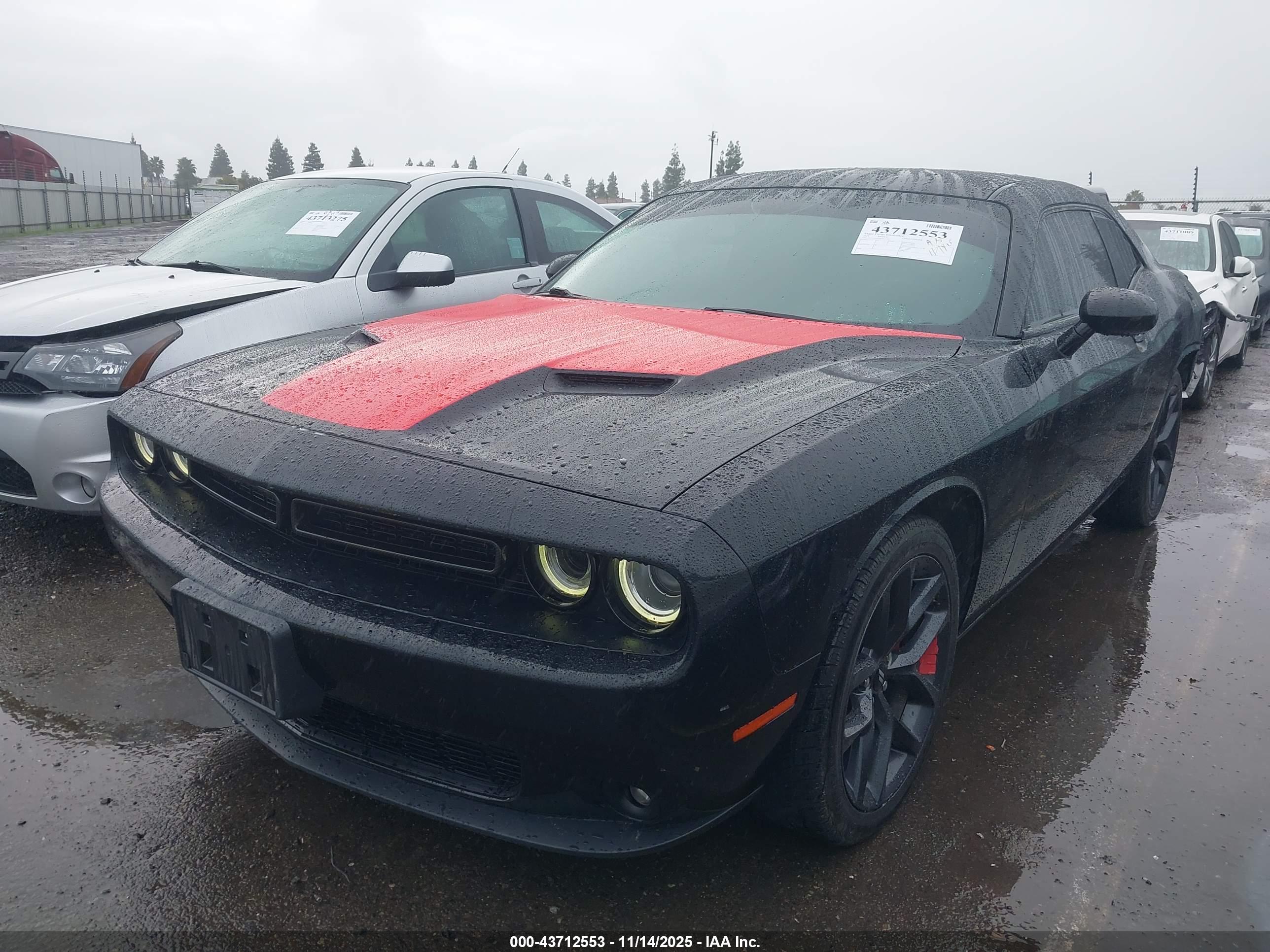 DODGE CHALLENGER image 2
