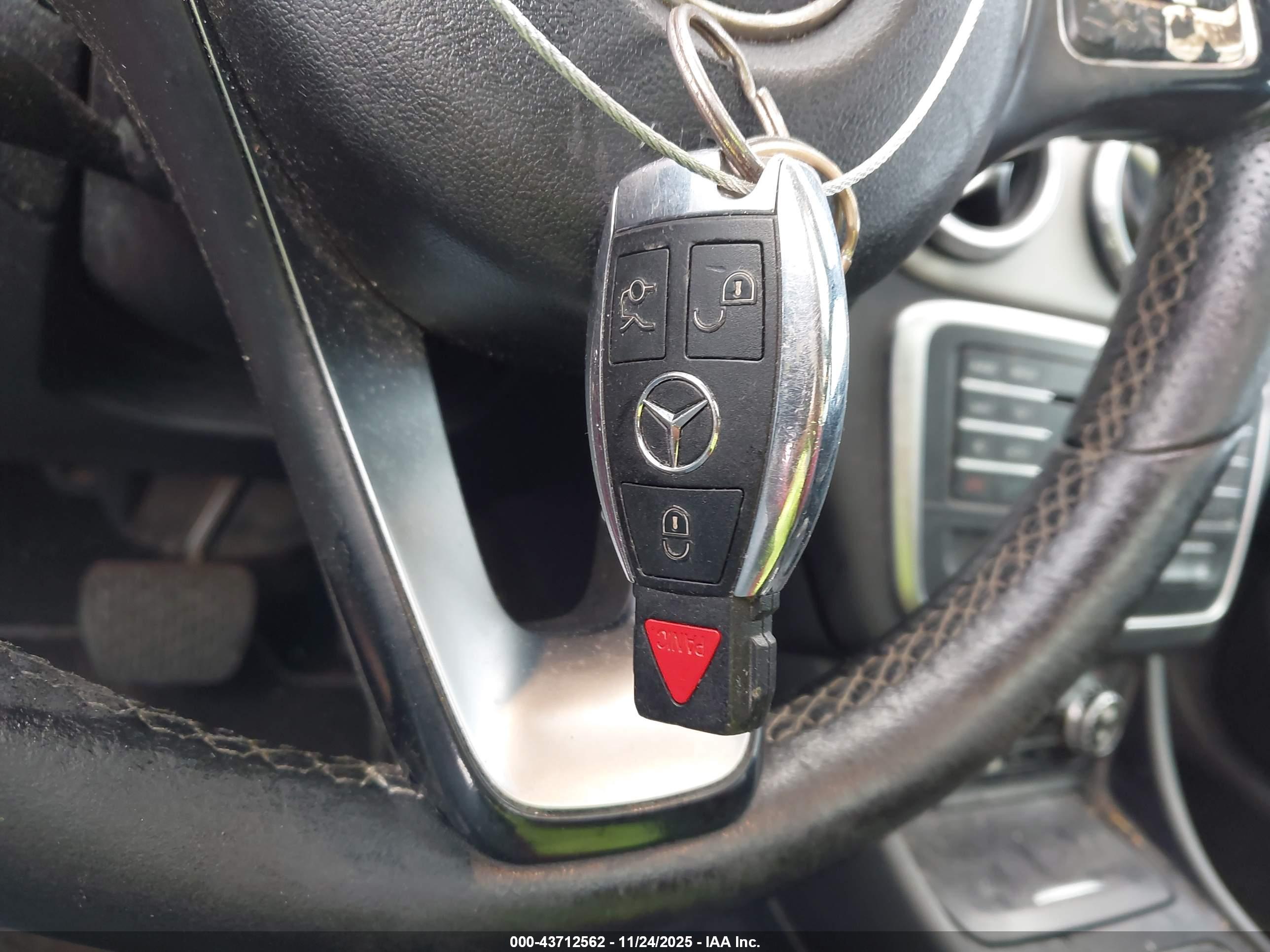 MERCEDES-BENZ GLA image 11