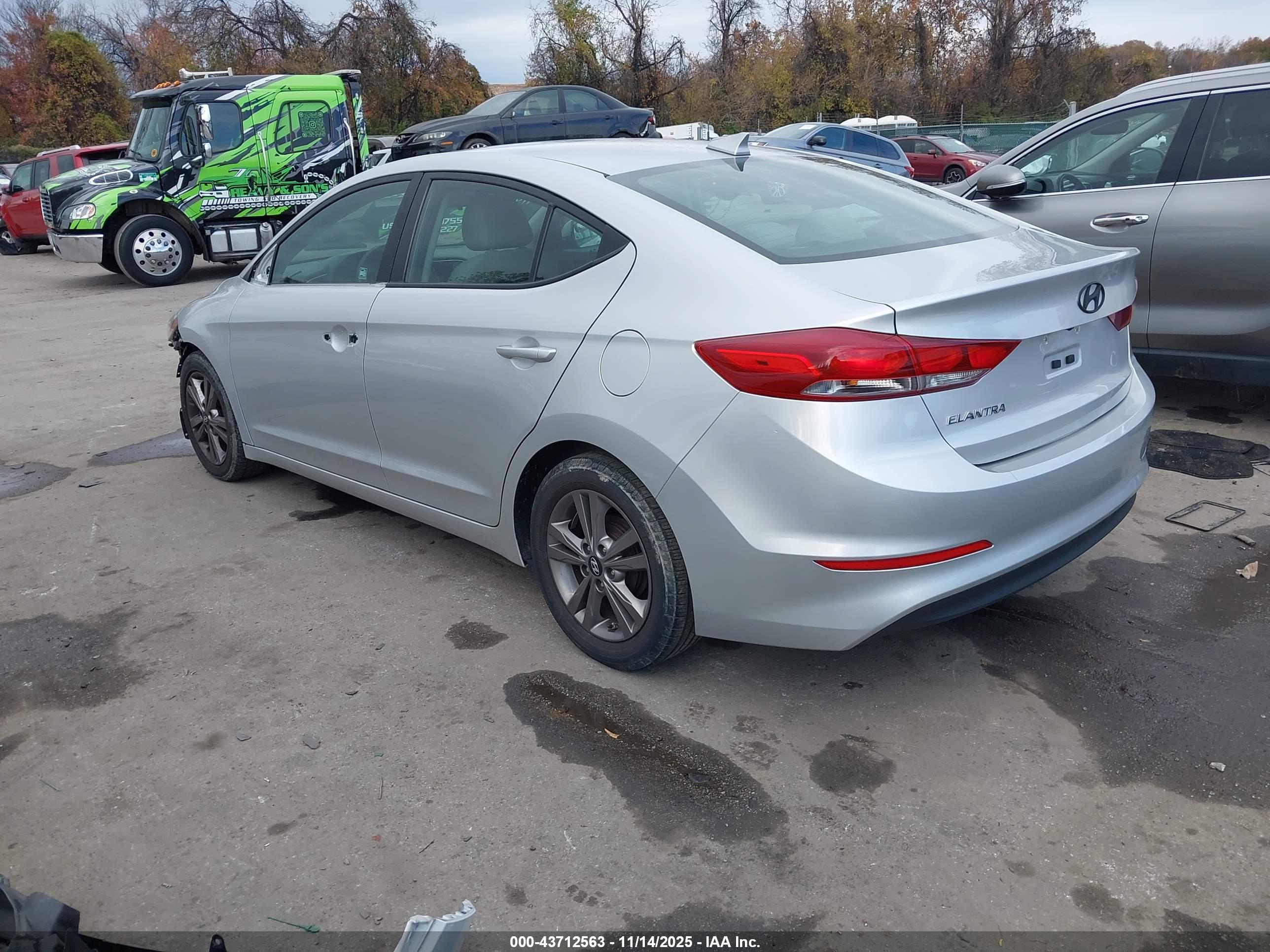 HYUNDAI ELANTRA image 3