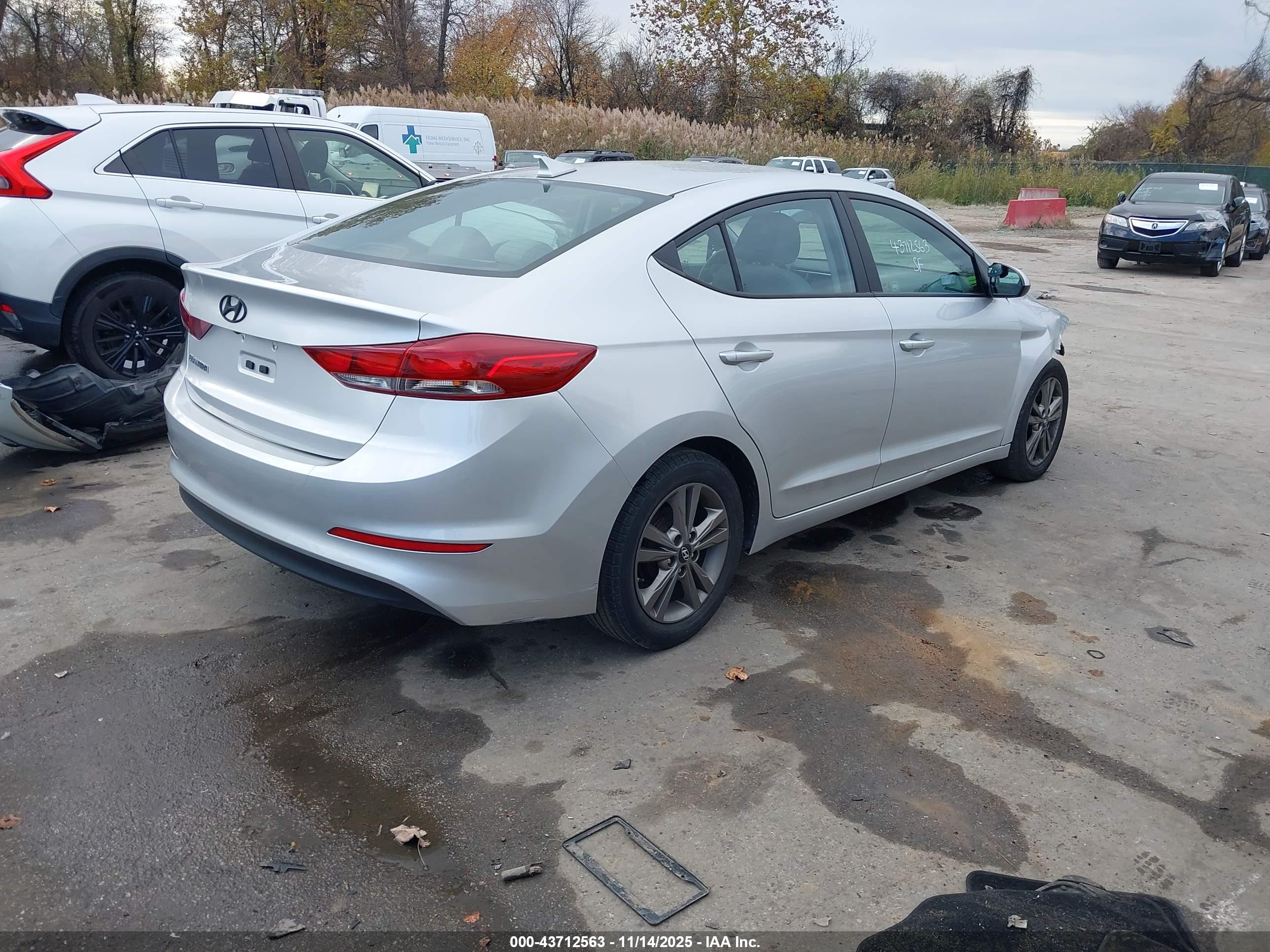 HYUNDAI ELANTRA image 4