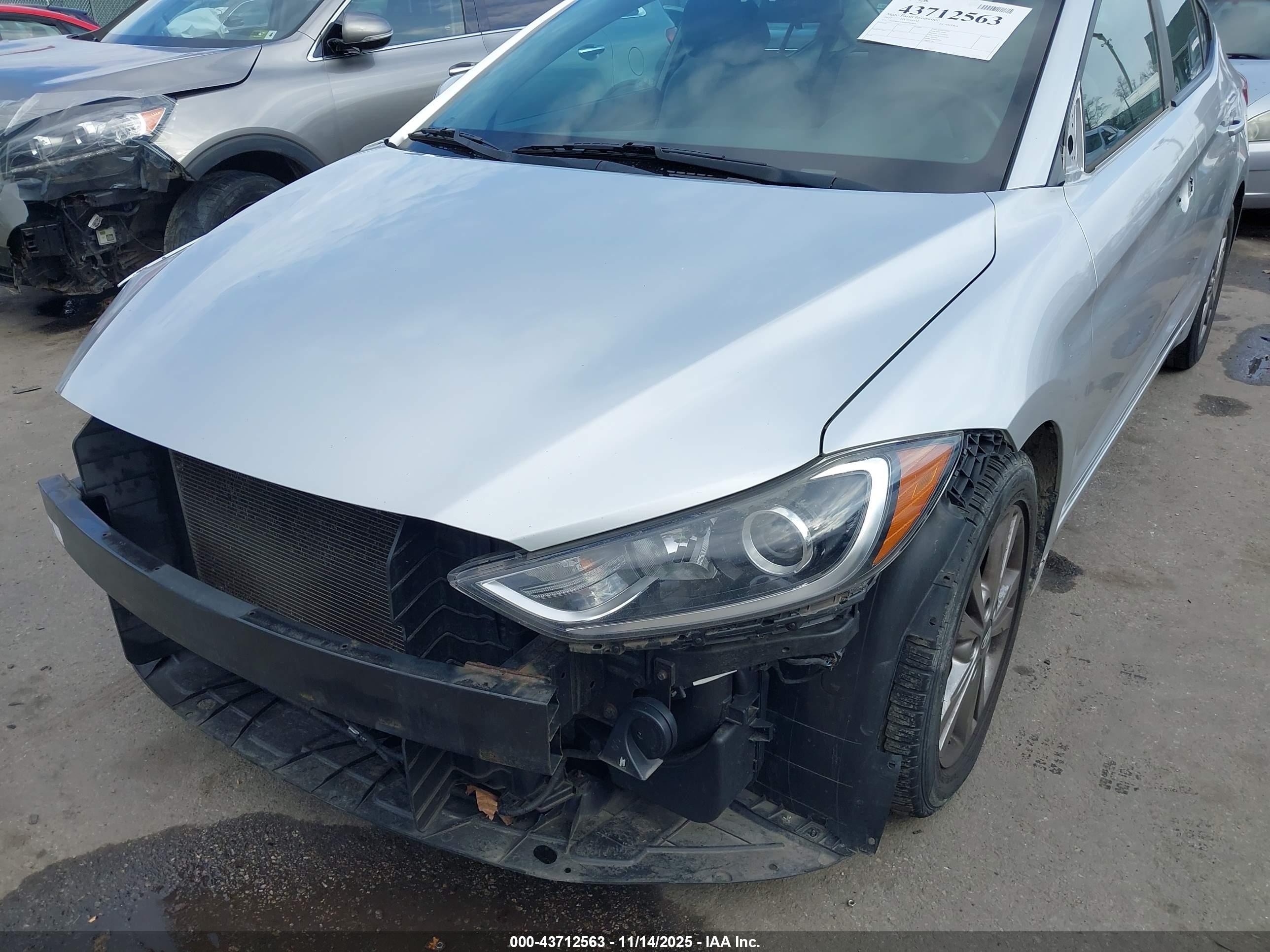 HYUNDAI ELANTRA image 6