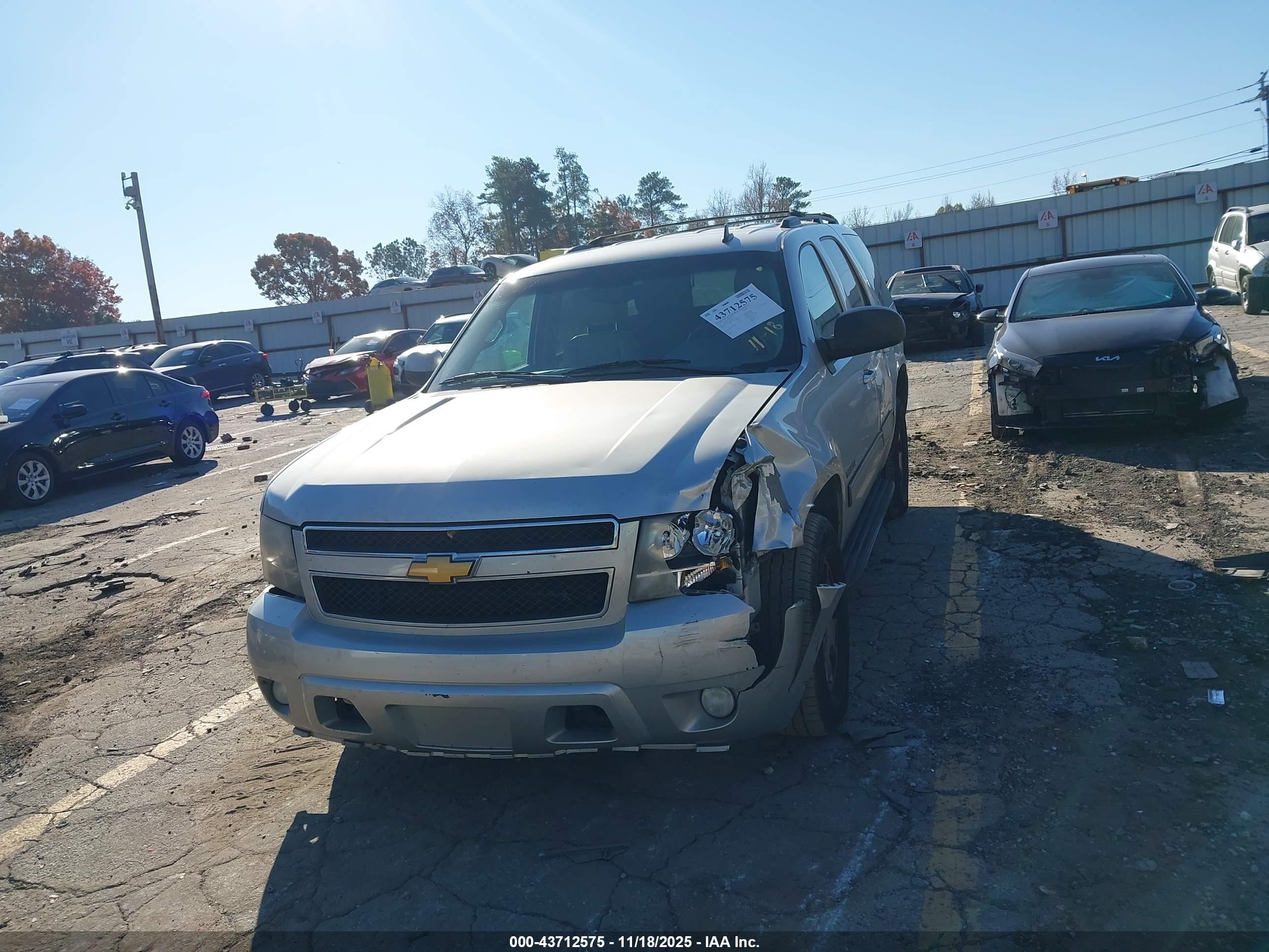 CHEVROLET TAHOE image 2