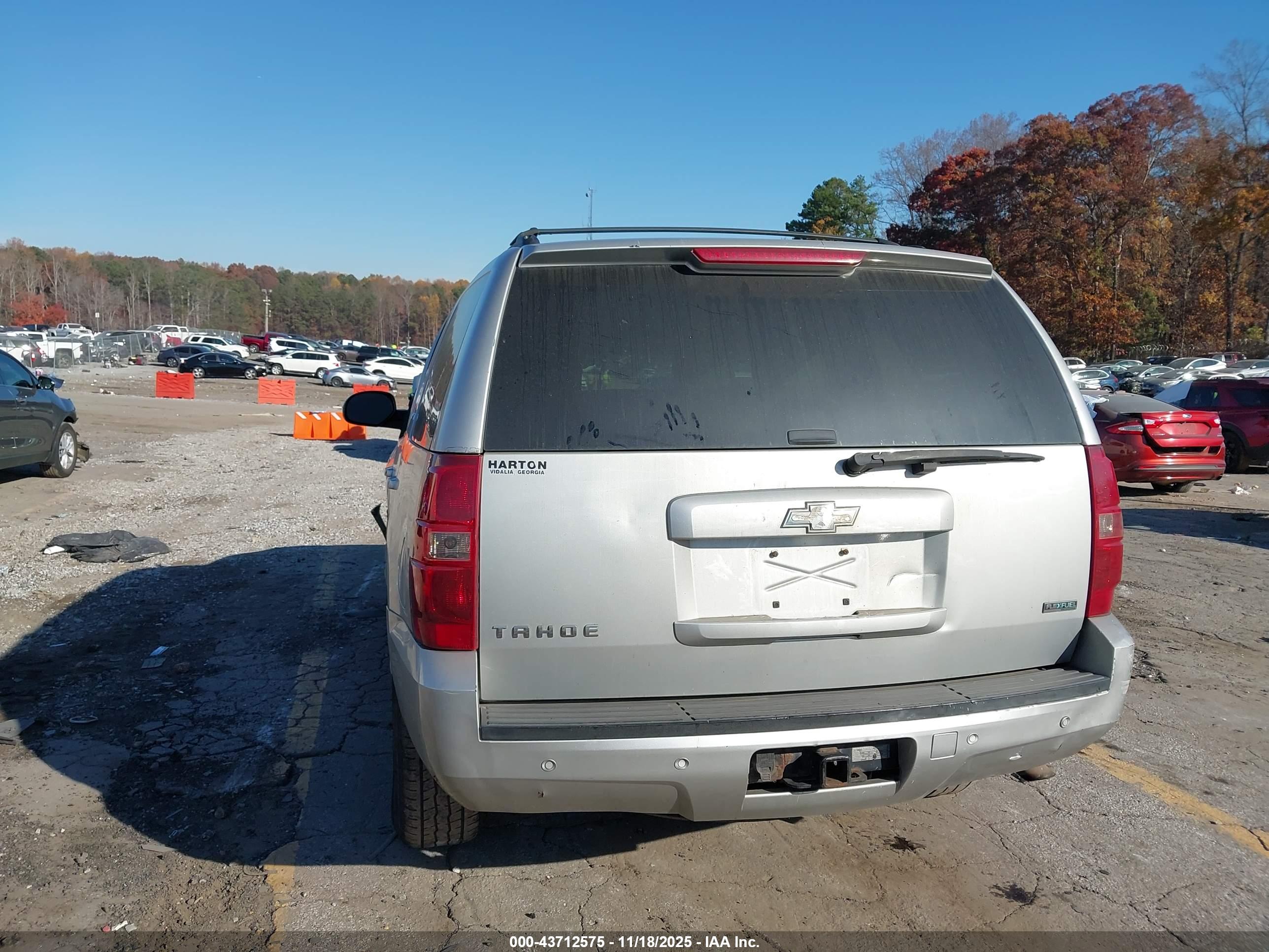 CHEVROLET TAHOE image 3