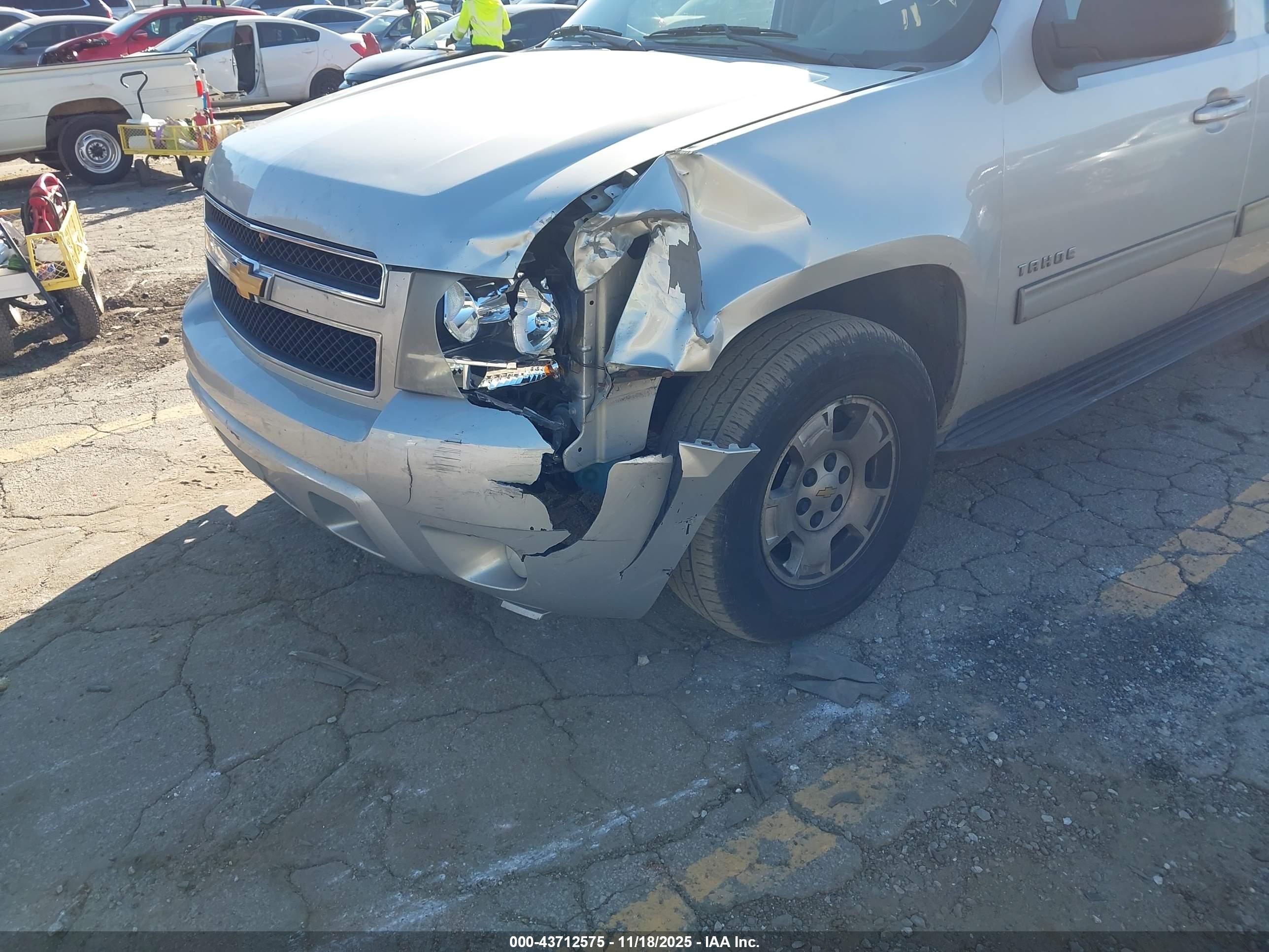 CHEVROLET TAHOE image 6