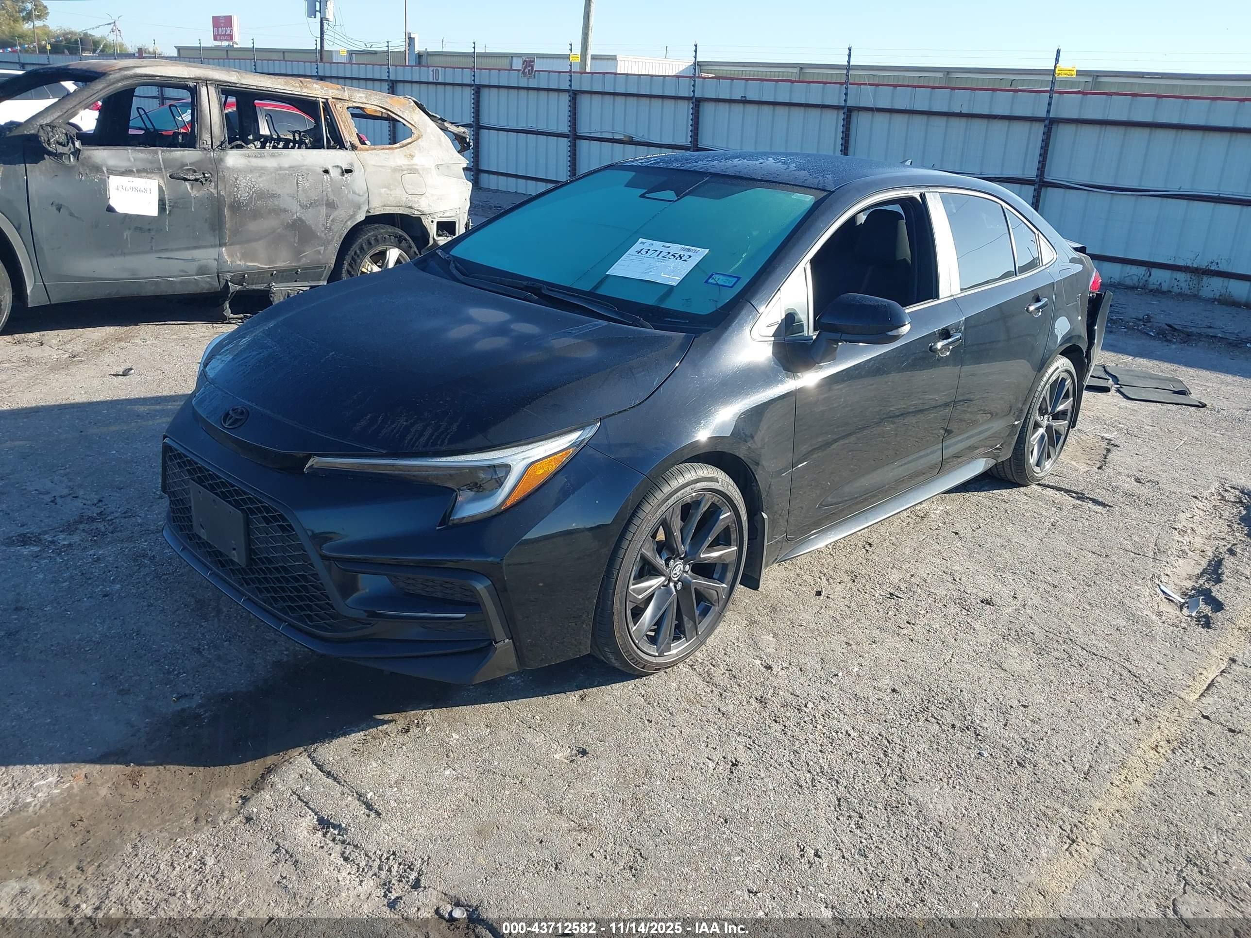 TOYOTA COROLLA image 2