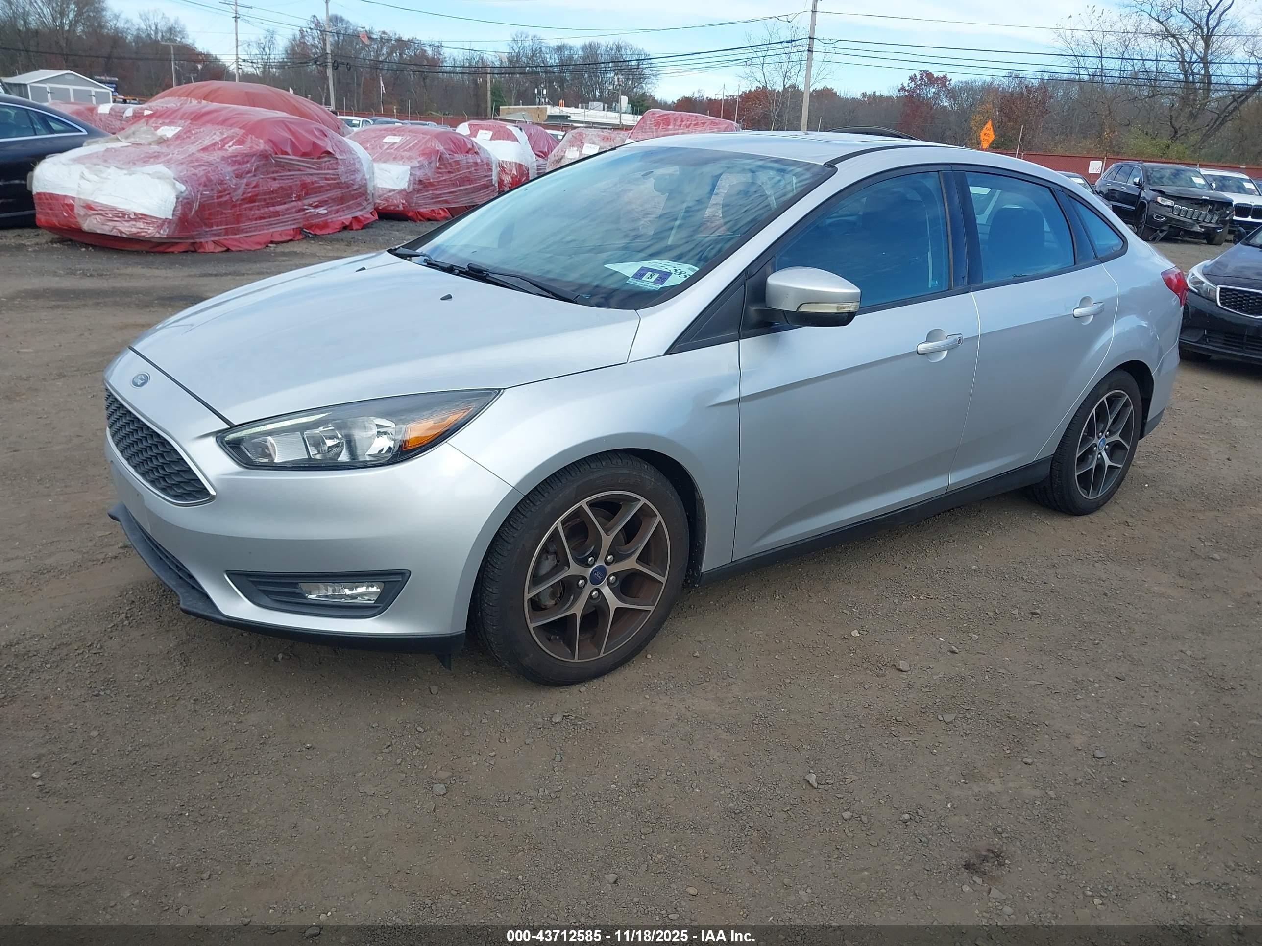 FORD FOCUS image 2