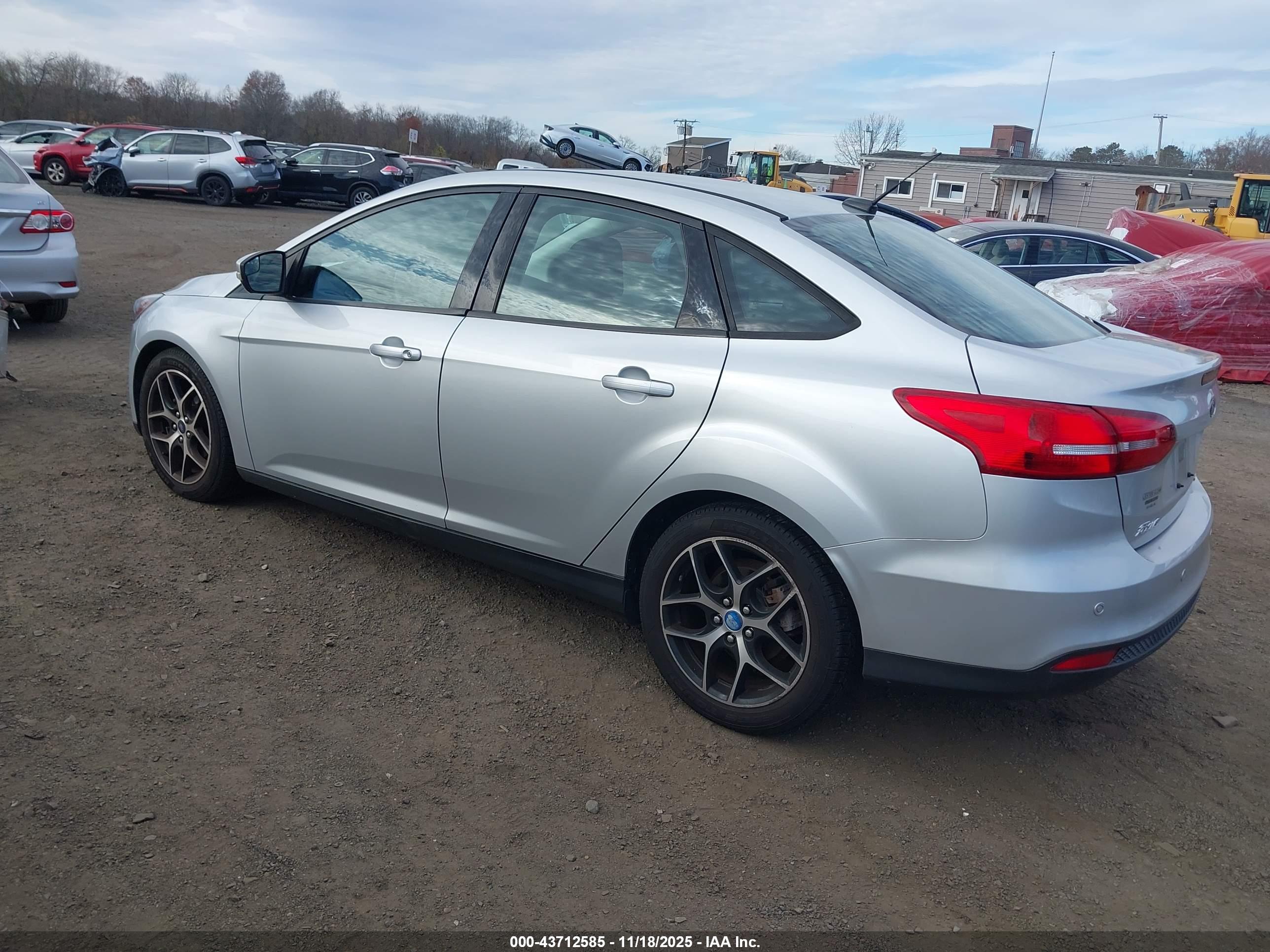 FORD FOCUS image 3