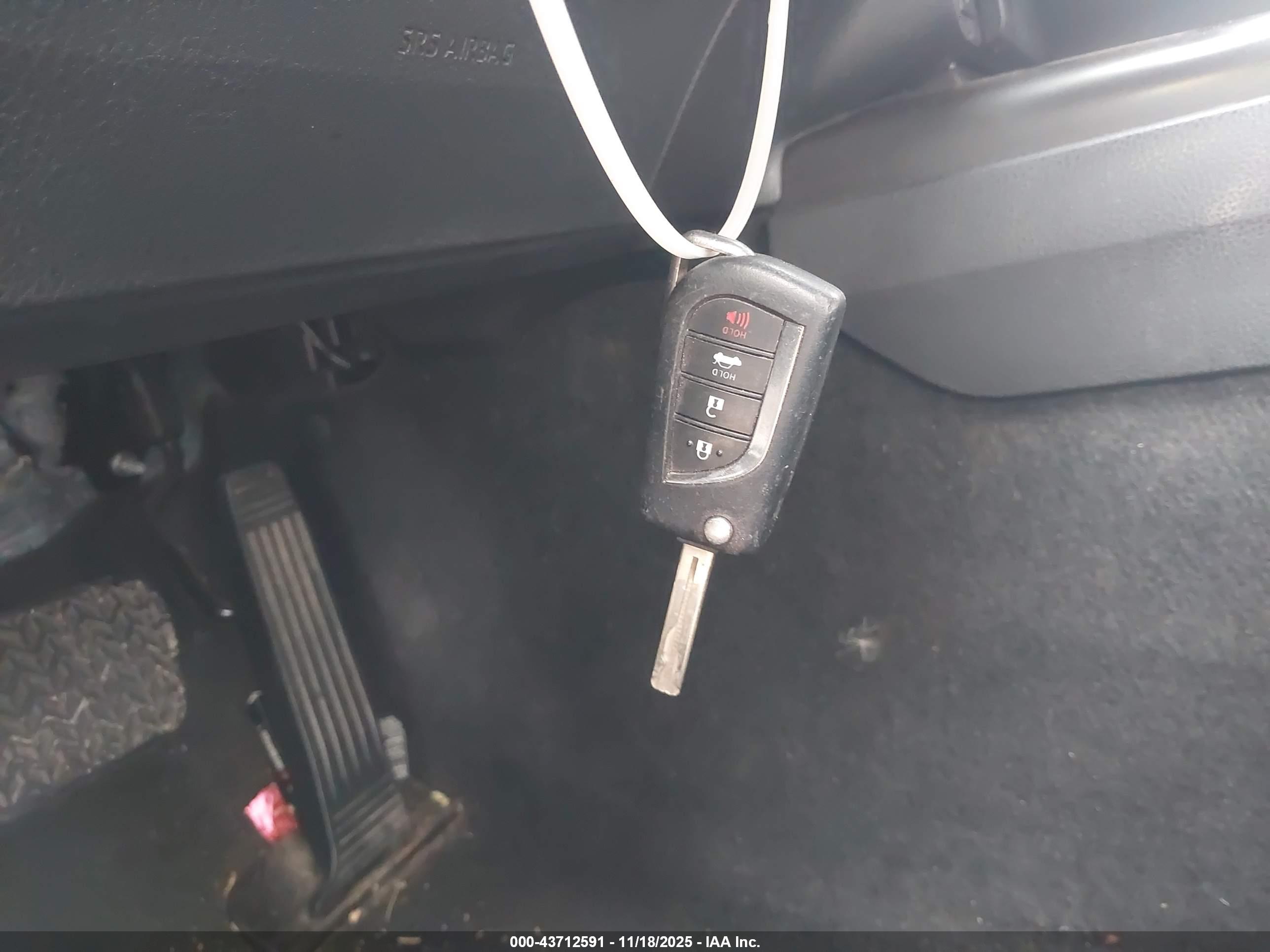 TOYOTA CAMRY image 11
