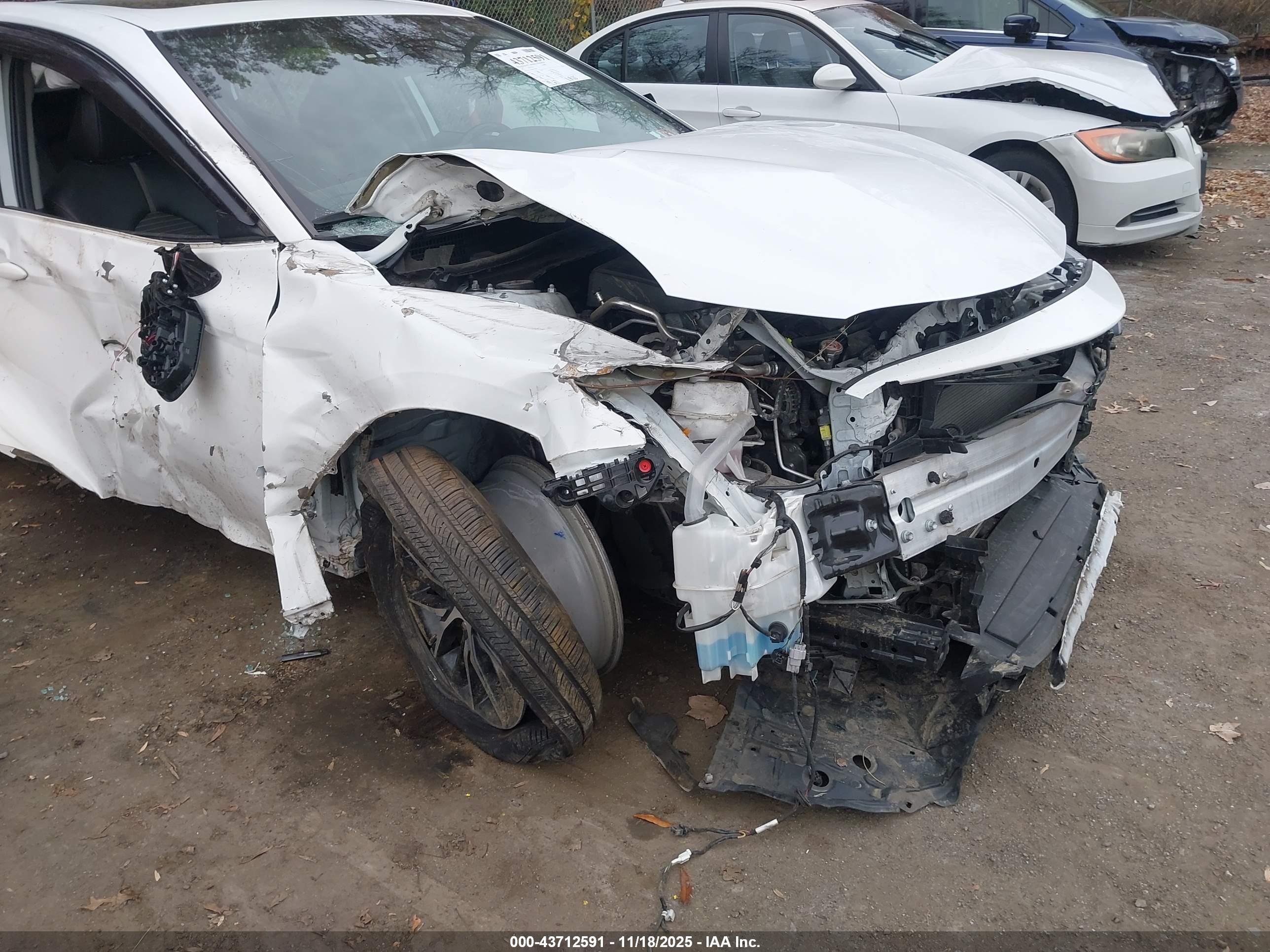 TOYOTA CAMRY image 6
