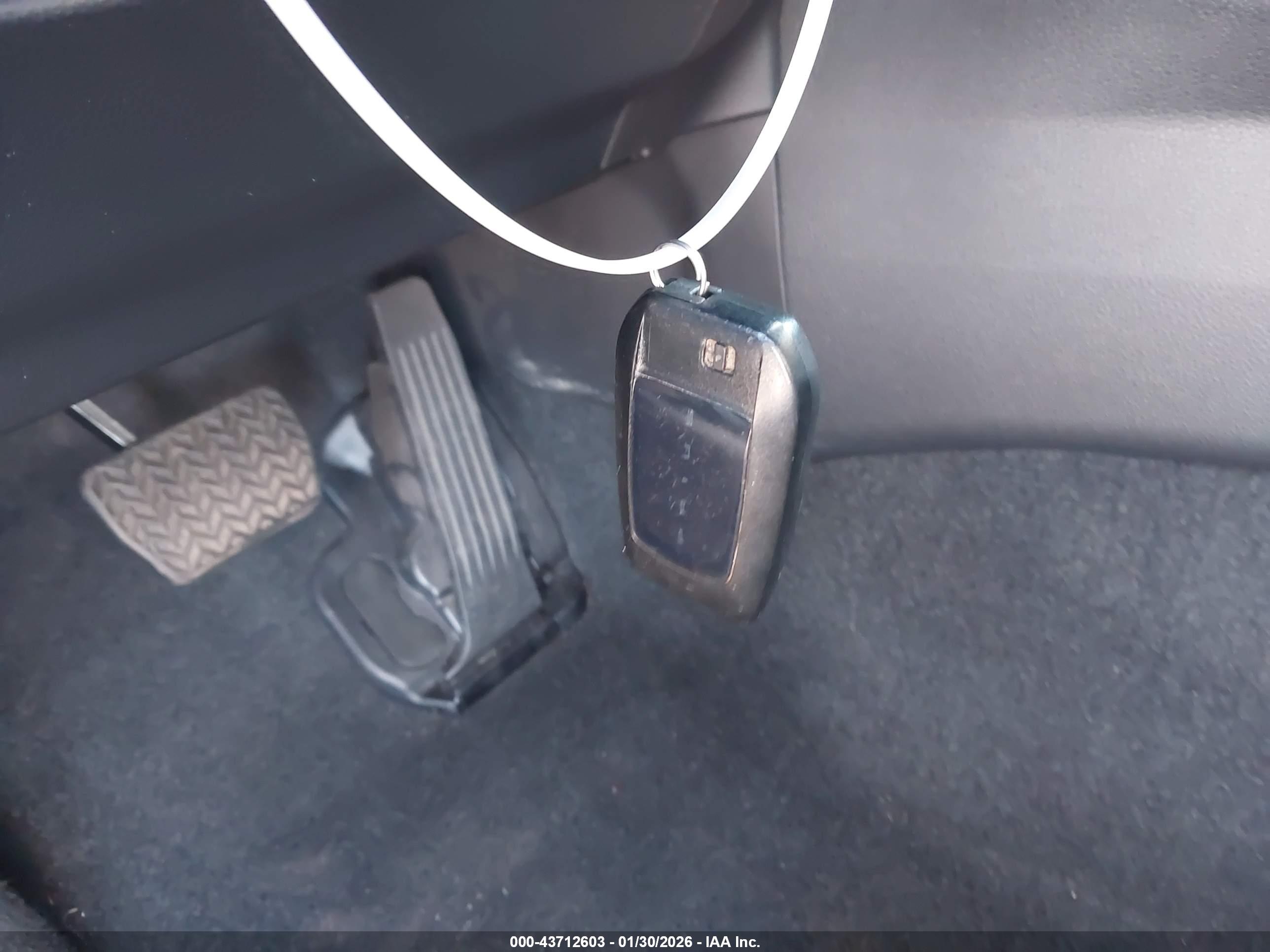TOYOTA PRIUS image 11