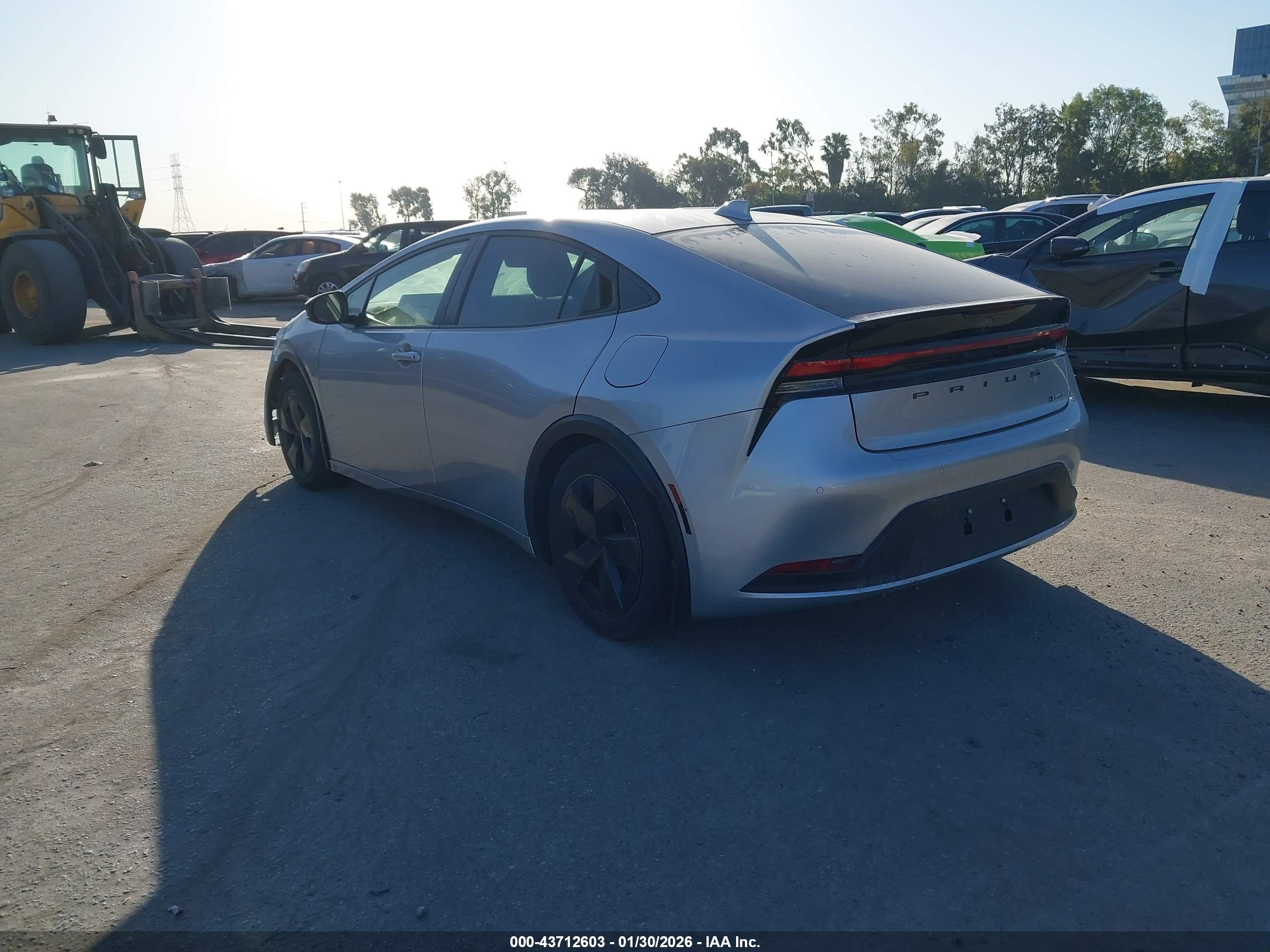 TOYOTA PRIUS image 3