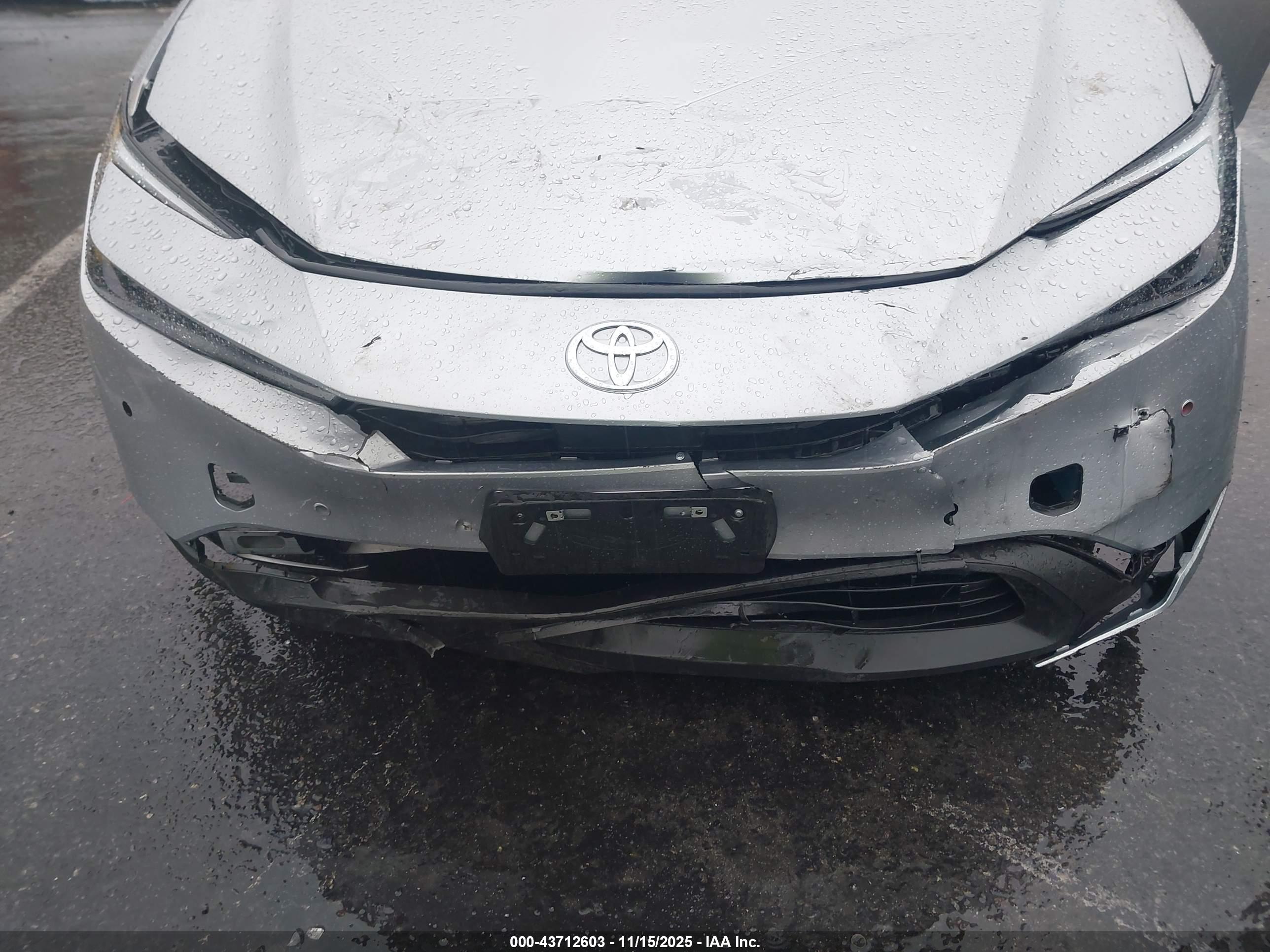 TOYOTA PRIUS image 6