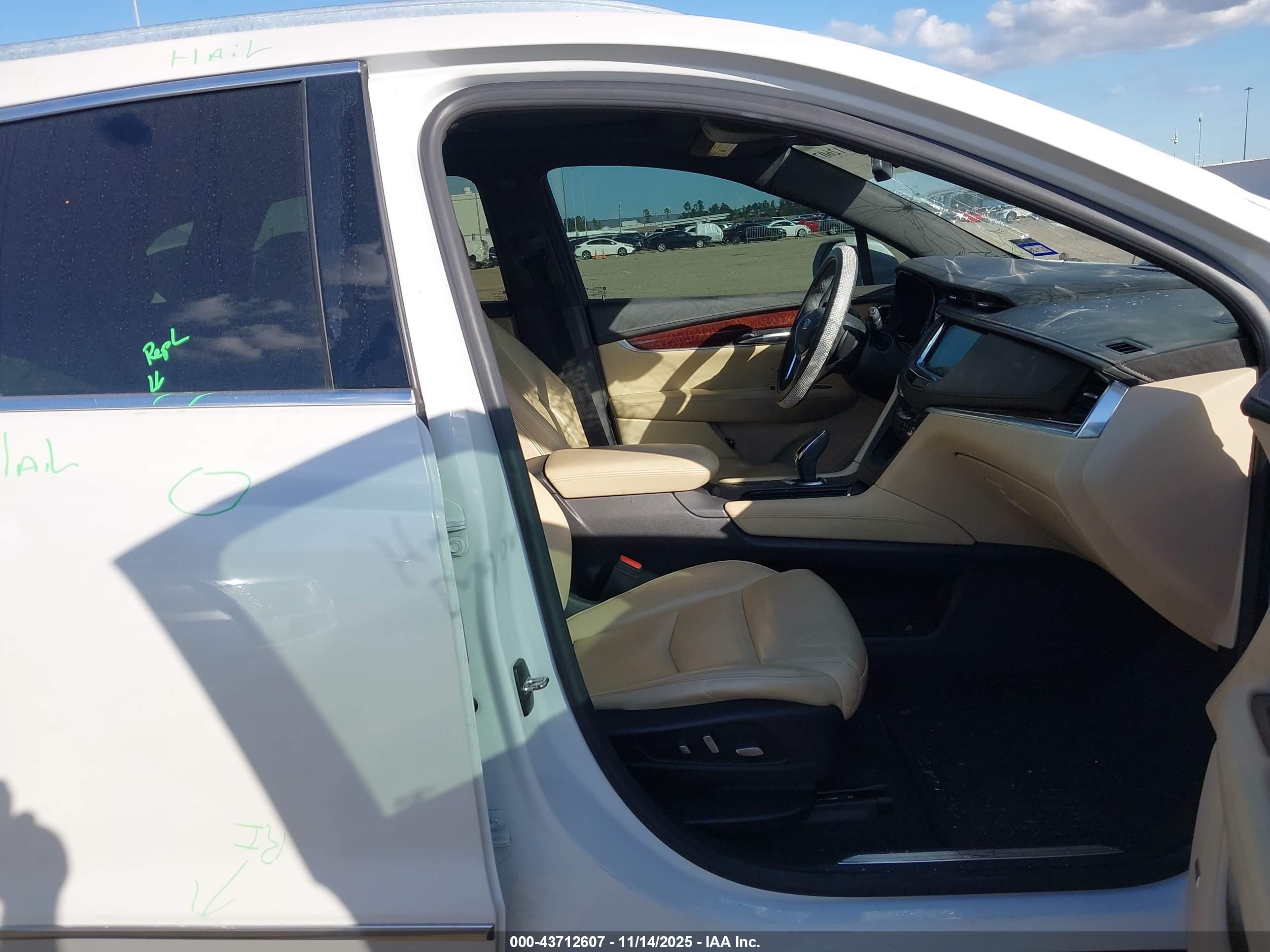 CADILLAC XT5 image 5