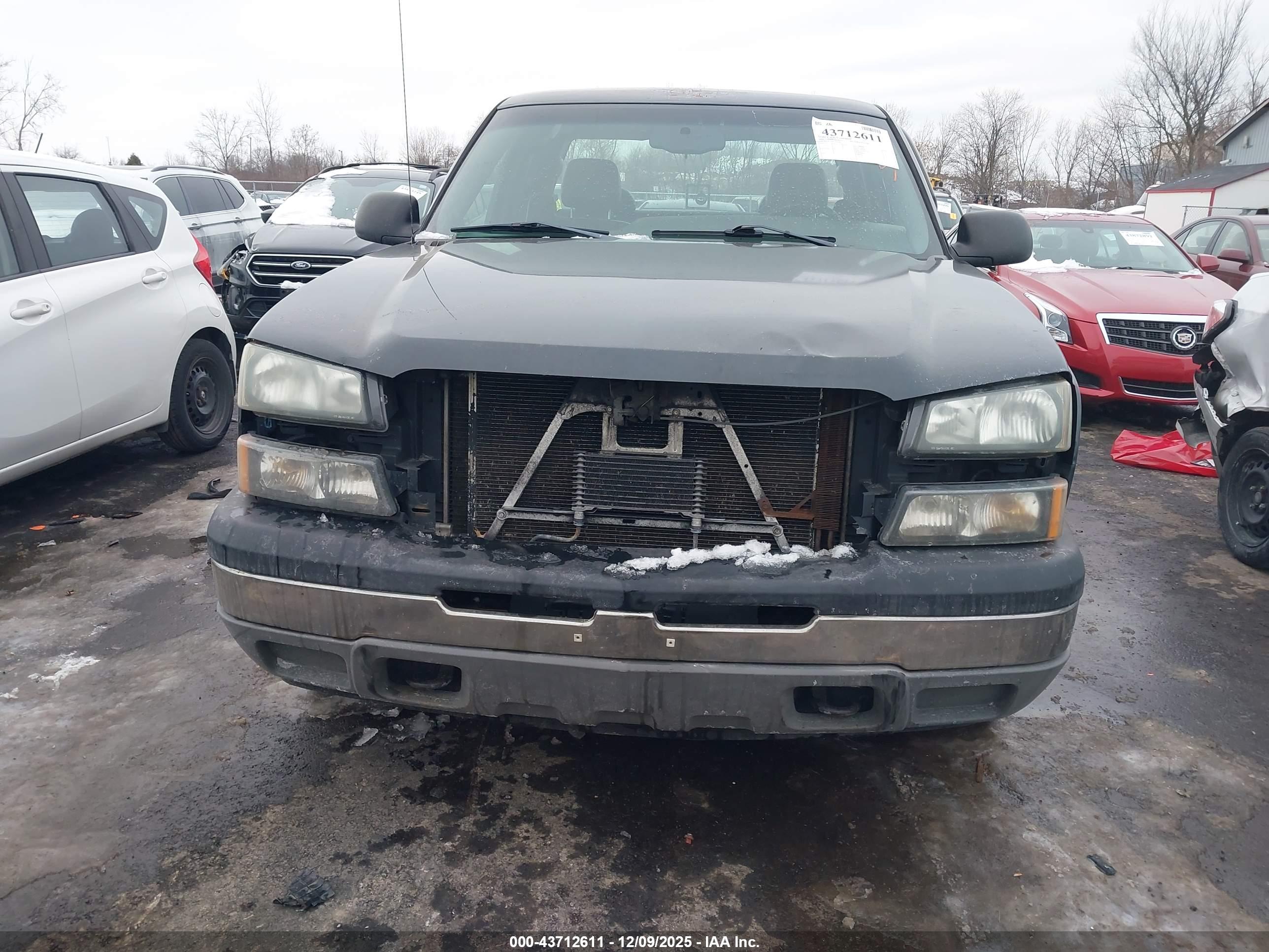 CHEVROLET SILVERADO image 6