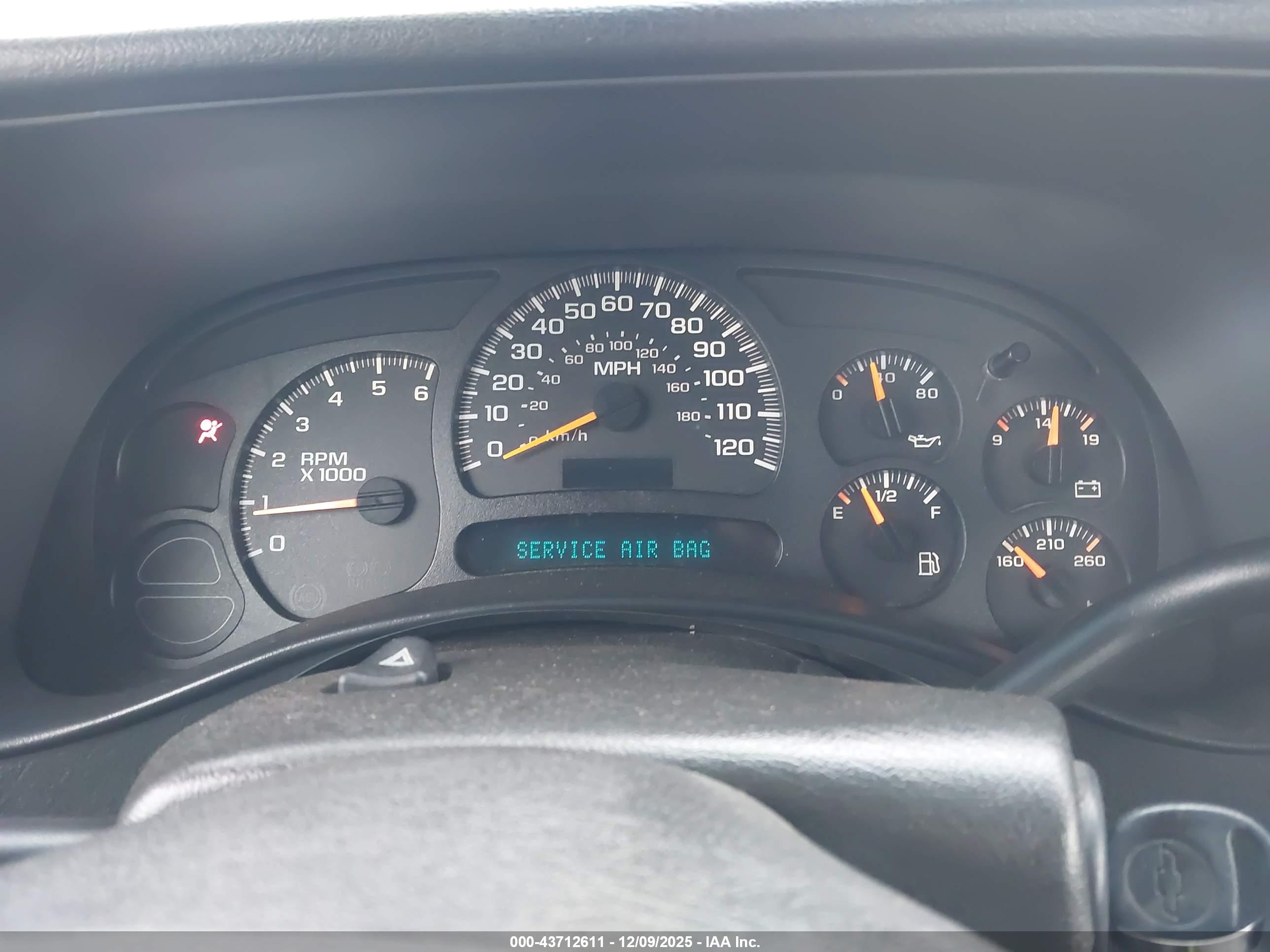 CHEVROLET SILVERADO image 7