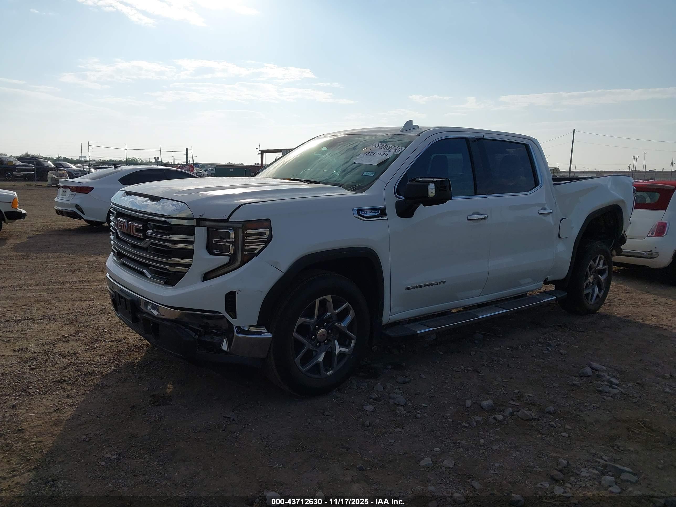 GMC SIERRA image 2
