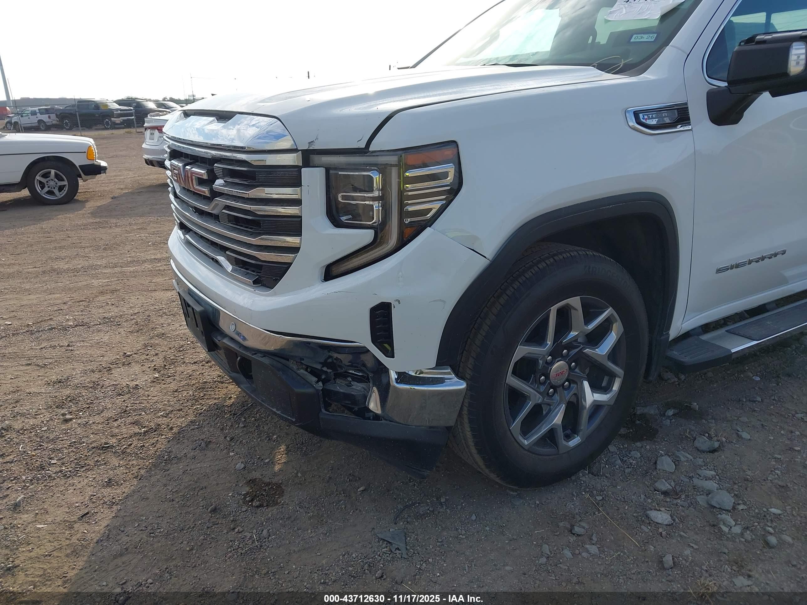 GMC SIERRA image 6