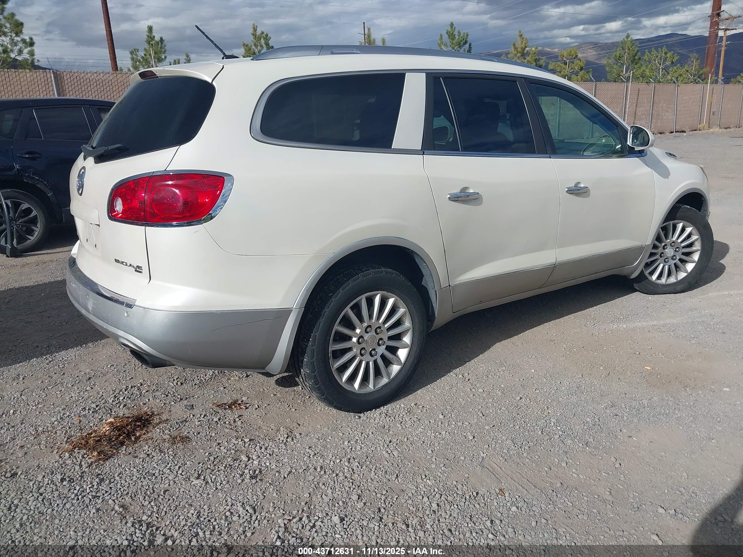 BUICK ENCLAVE image 4