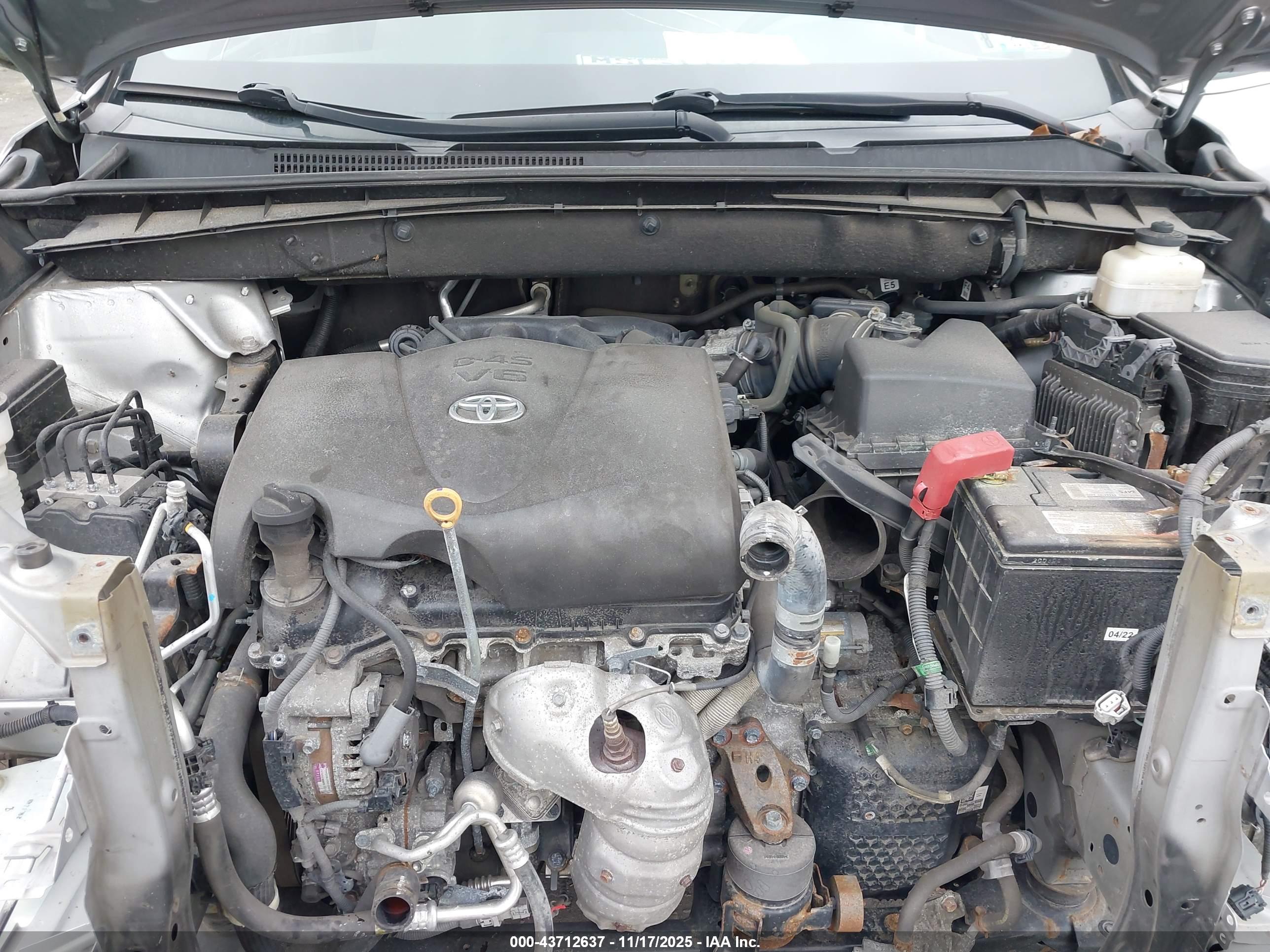 TOYOTA HIGHLANDER image 10