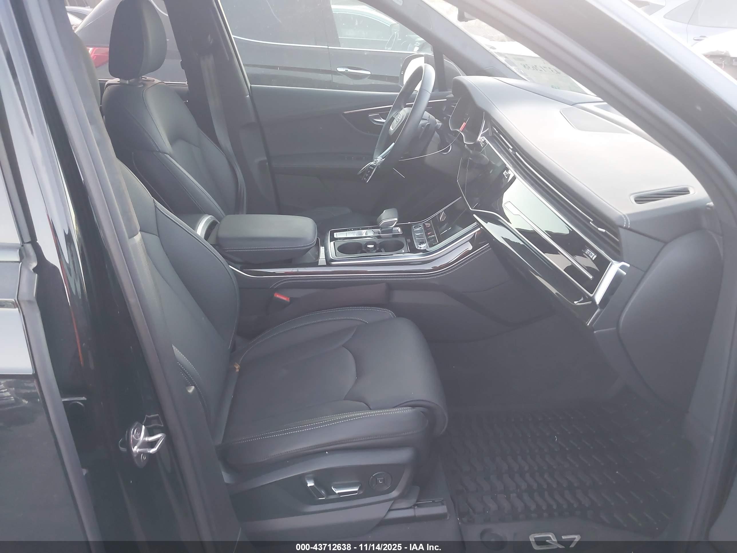 AUDI Q7 image 5
